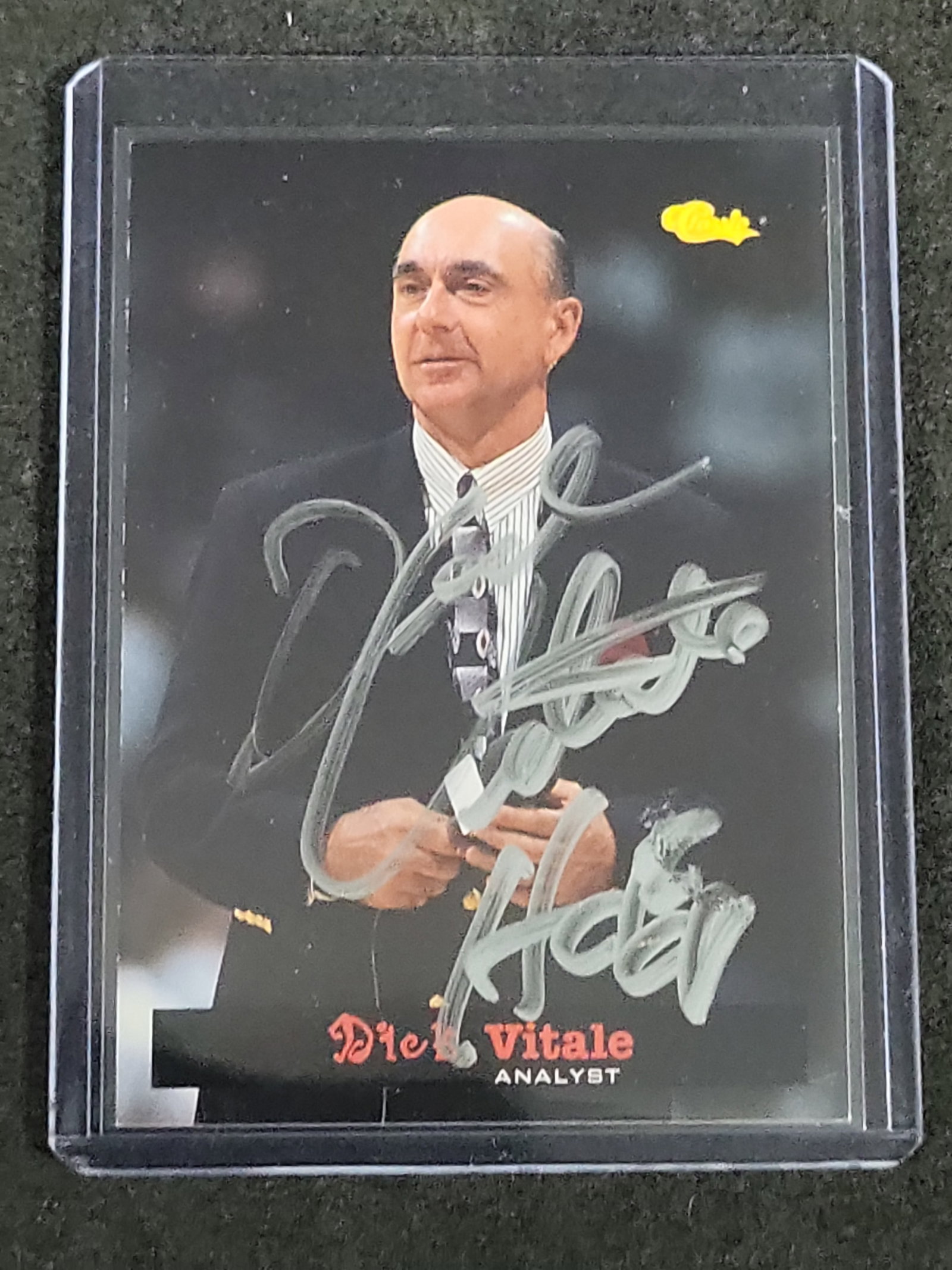 I03569 | 1994 Classic Basketball Dick Vitale Autographed Analyst Card: BID PER WHAT YOU SEE IN THE PHOTO, NOT THE AI GENERATED TITLES AND DESCRIPTIONS! 1994 Classic Basketball Dick Vitale Autographed Analyst Card This is a collectible sports trading card from the 1994 Cl