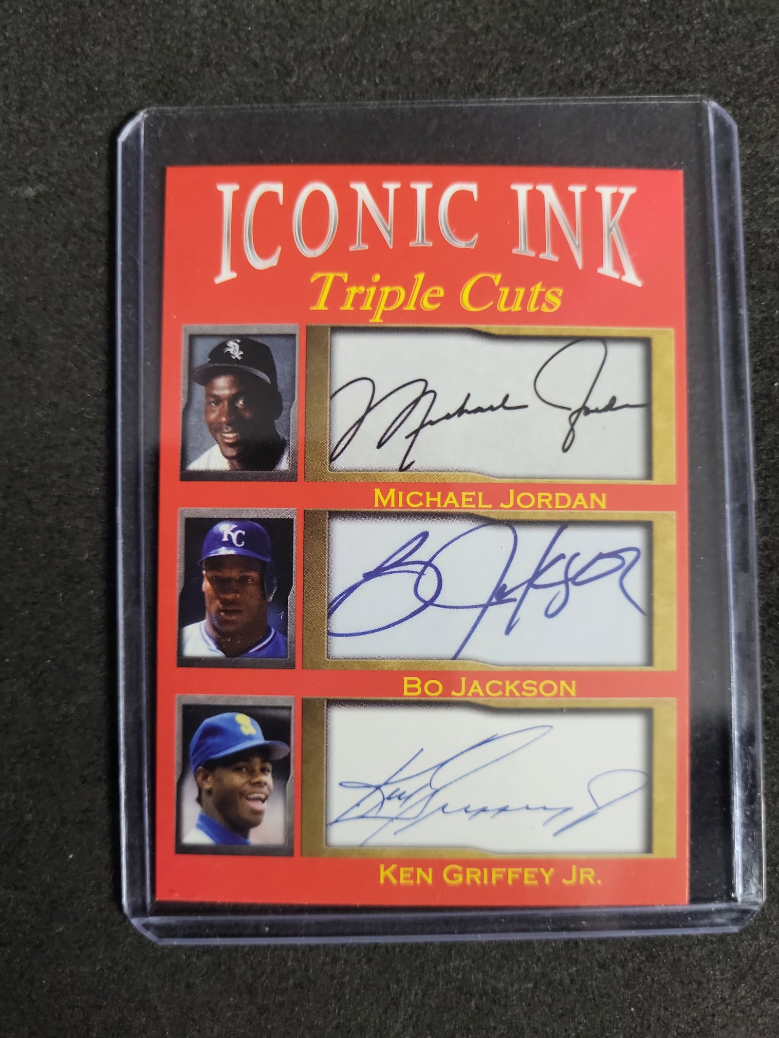 I03287 | Iconic Ink Triple Cuts Michael Jordan Bo Jackson and Ken Griffey Jr Facsimile Autograph: BID PER WHAT YOU SEE IN THE PHOTO, NOT THE AI GENERATED TITLES AND DESCRIPTIONS! An unlicensed novelty trading card from the Iconic Ink Triple Cuts series featuring facsimile printed signatures of Mic