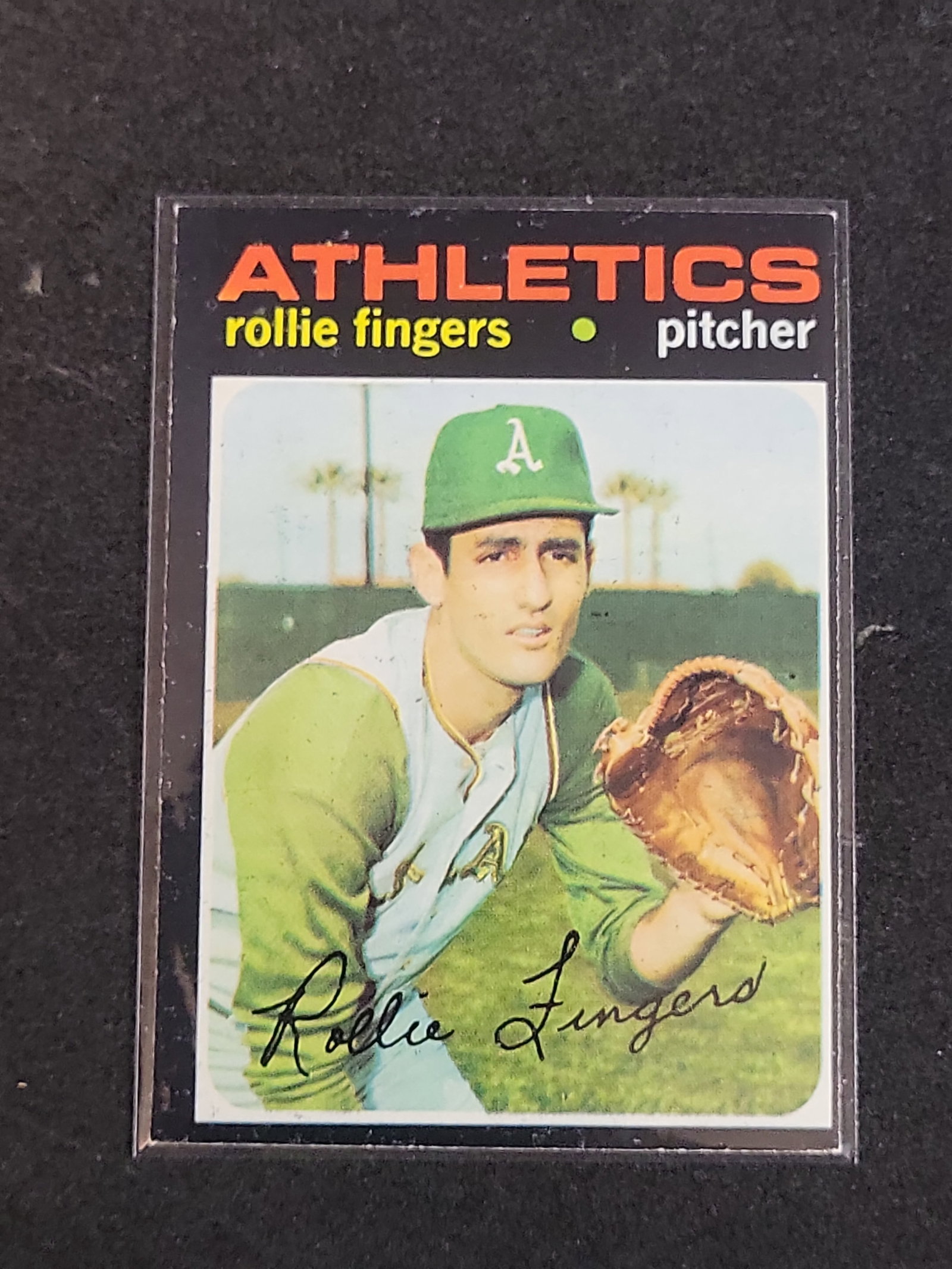 I03136 | 1971 Topps Rollie Fingers #384 Oakland Athletics Baseball Card (1 of 2)