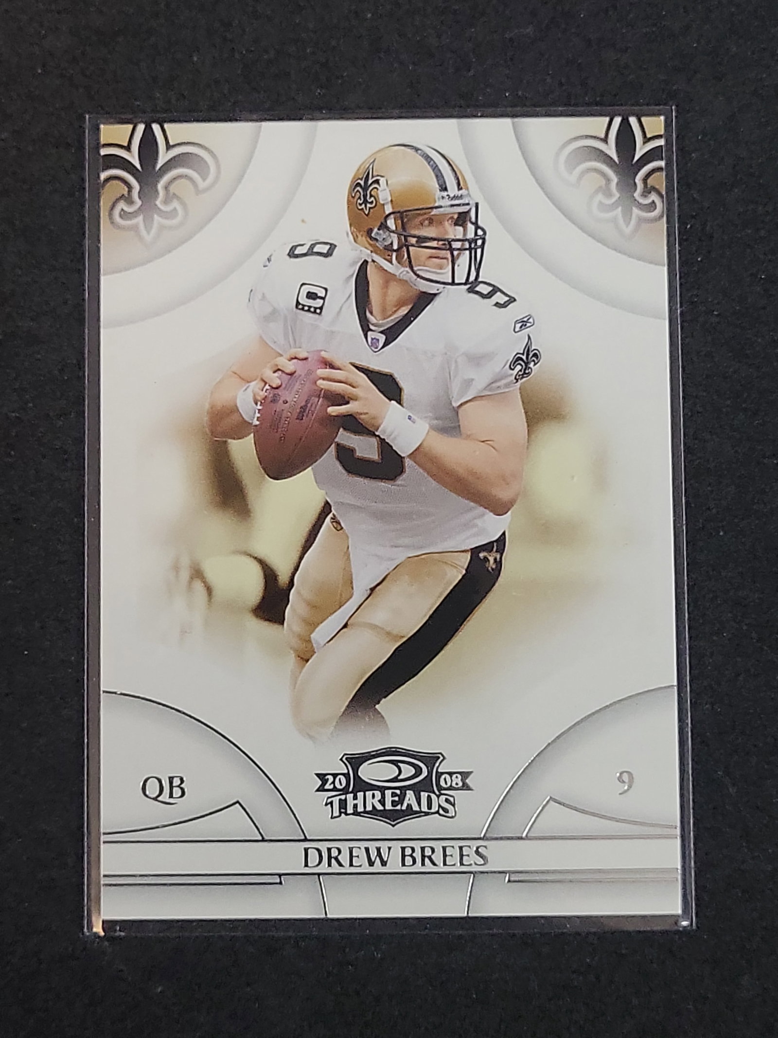 I03134 | 2008 Donruss Playoff Threads Drew Brees Football Card #77 New Orleans Saints (1 of 2)
