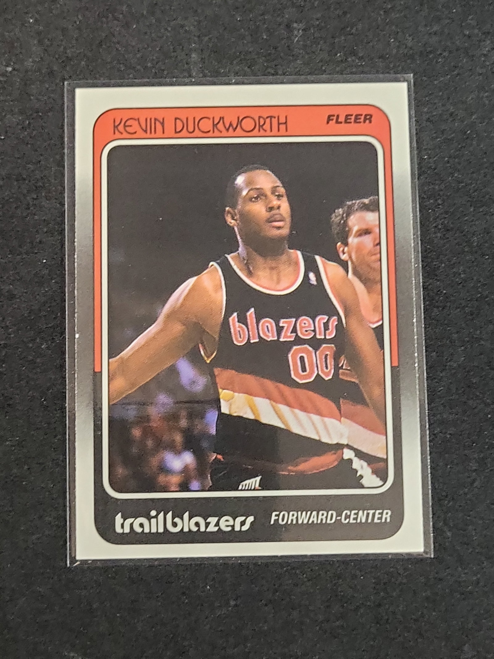 I03141 | 1988-89 Fleer Kevin Duckworth #93 Portland Trail Blazers Basketball Rookie Card (1 of 2)