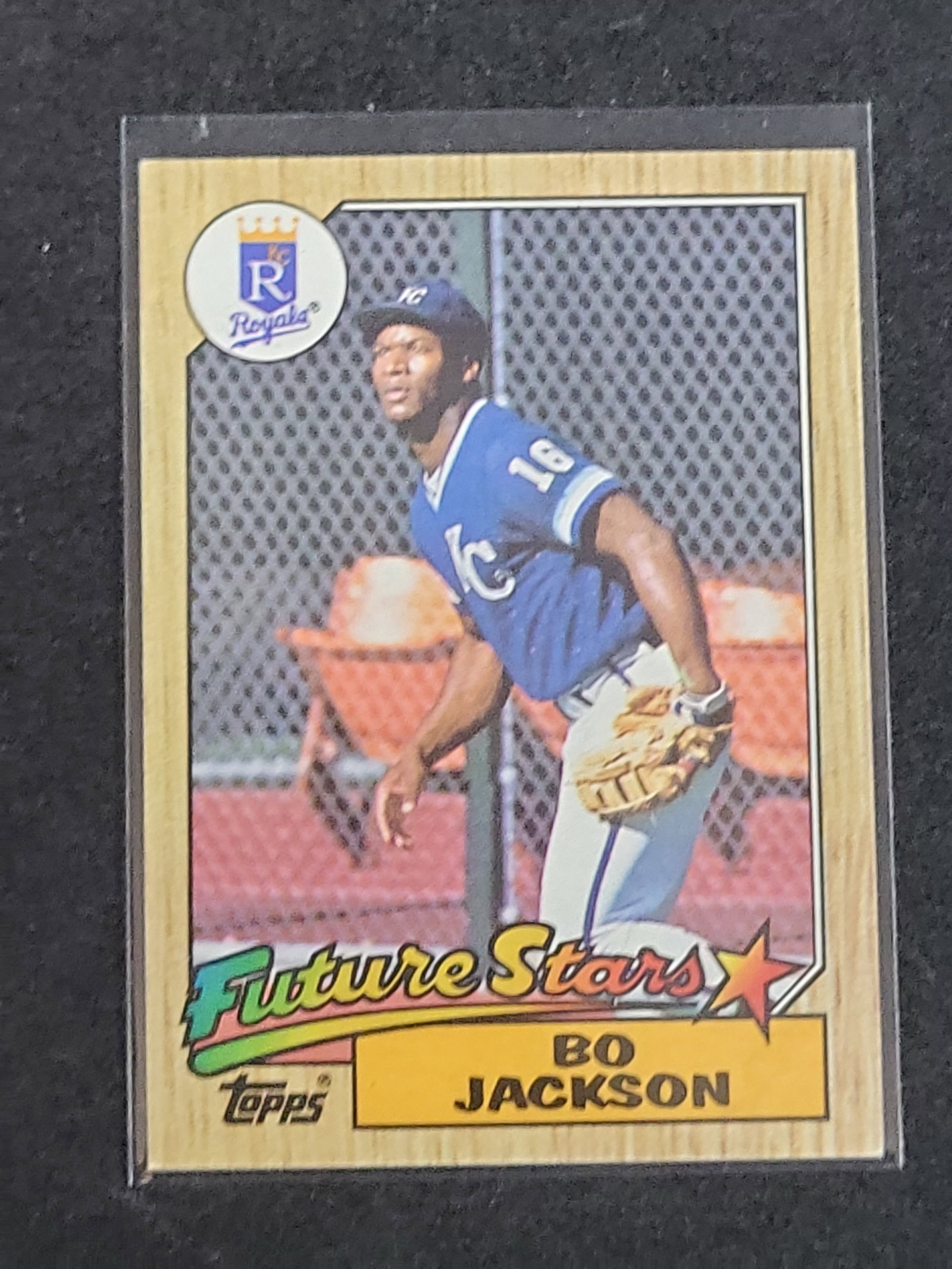 I03130 | 1987 Topps Bo Jackson Rookie Card Number 170 Future Stars: BID PER WHAT YOU SEE IN THE PHOTO, NOT THE AI GENERATED TITLES AND DESCRIPTIONS! 1987 Topps Bo Jackson Rookie Card Number 170 Future Stars This is a 1987 Topps baseball card featuring Bo Jackson, card