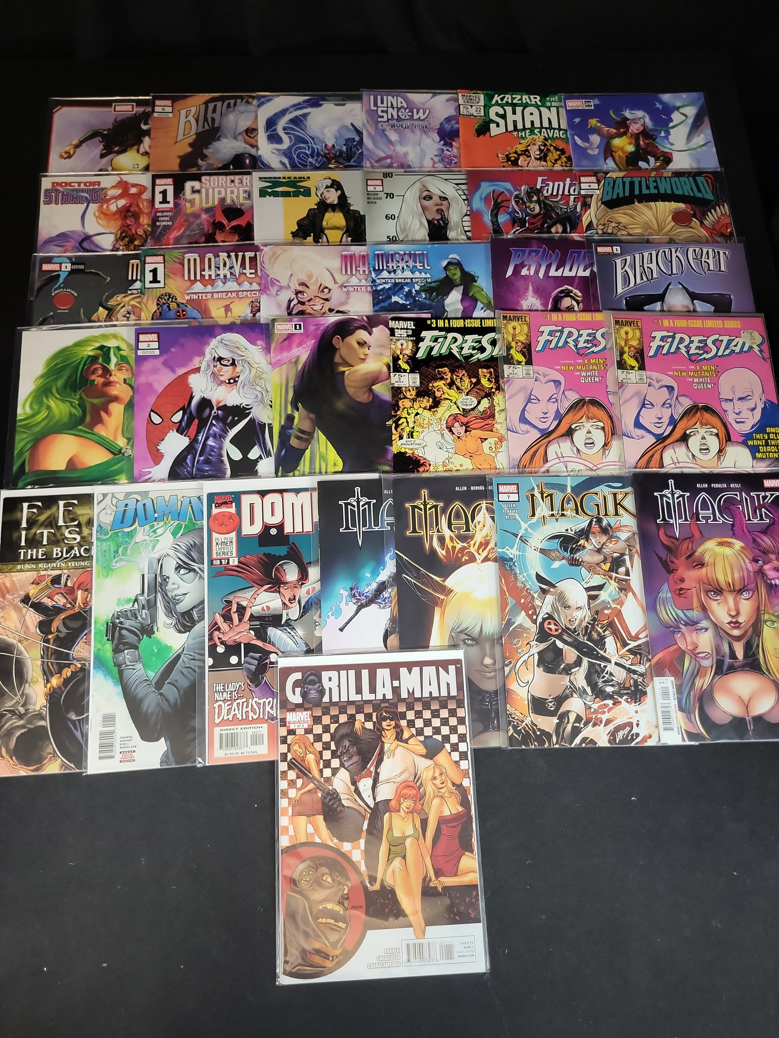 I03738 | An Assortment of Marvel Comics Featuring Female Protagonists and Variant Covers (1 of 9)