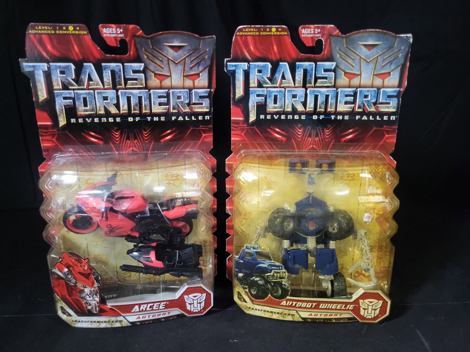 I03539 | A Pair of Hasbro Transformers Revenge of the Fallen Deluxe Class Arcee and Autobot Wheelie (1 of 5)