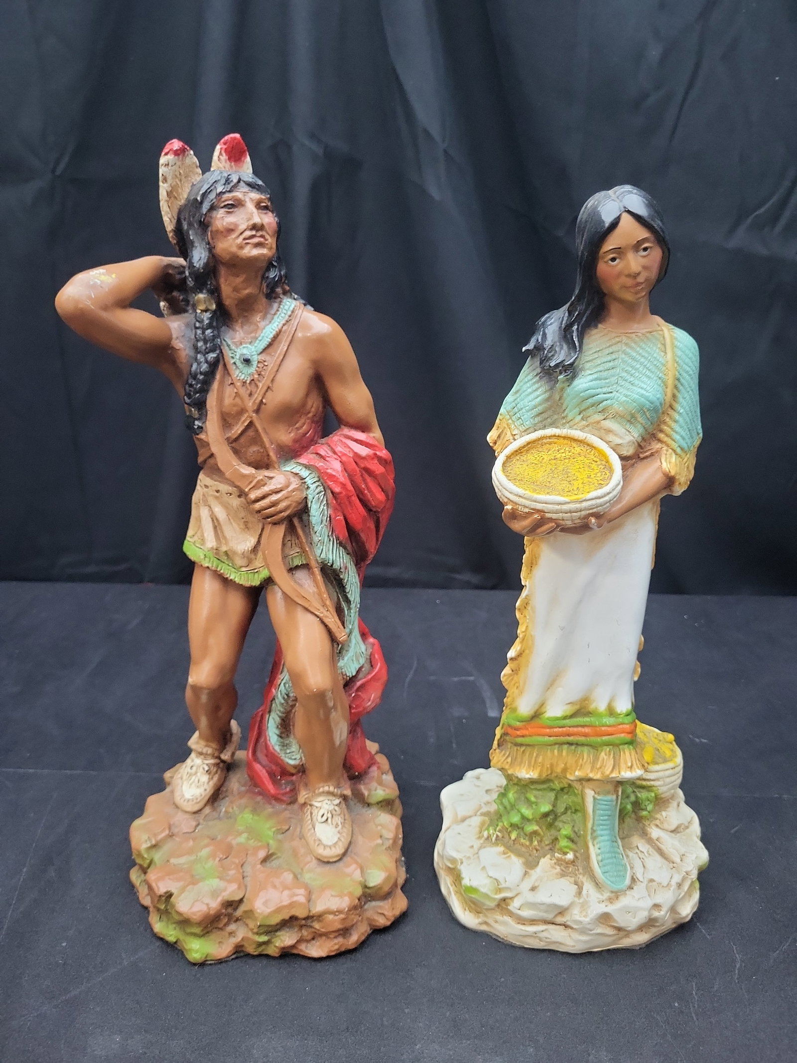I03581 | A Pair of Vintage Native American Style Figurines by Universal Statuary Corp and Homco (1 of 10)