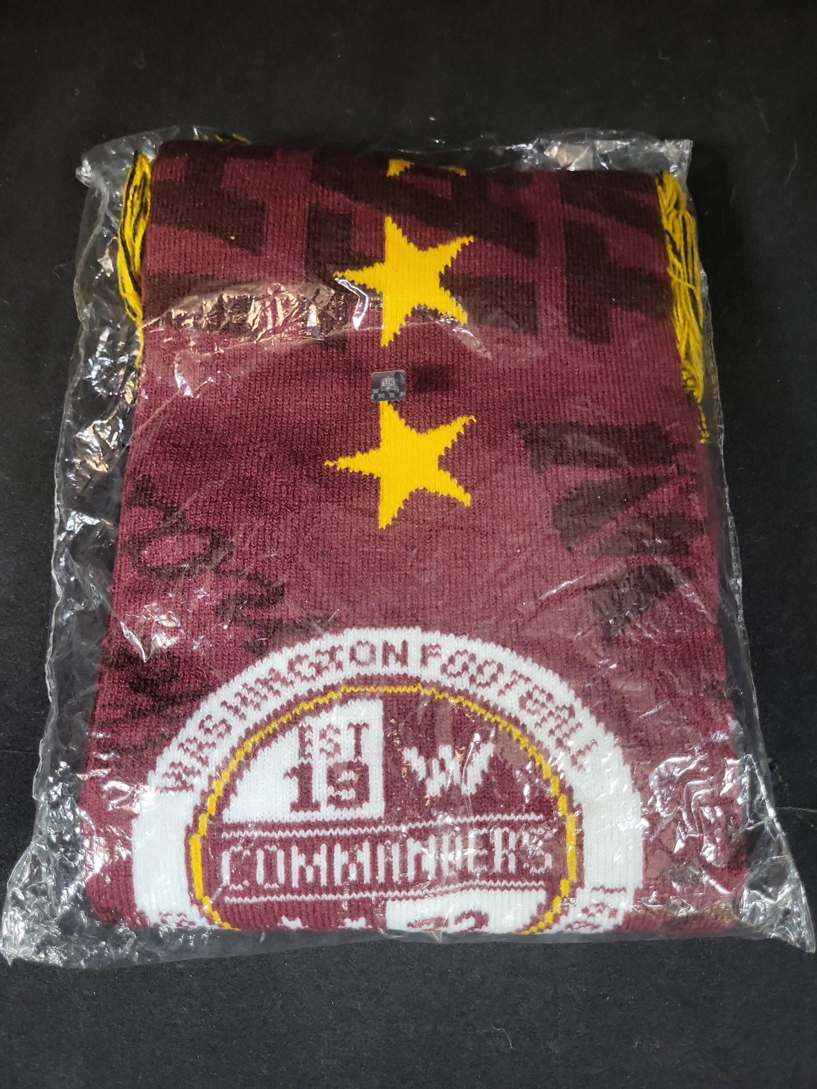 I02914 | Washington Commanders NFL Knit Scarf with Northwest Federal Credit Union Co-Branding: BID PER WHAT YOU SEE IN THE PHOTO, NOT THE AI GENERATED TITLES AND DESCRIPTIONS! Washington Commanders NFL Knit Scarf with Northwest Federal Credit Union Co-Branding This is an officially licensed NFL