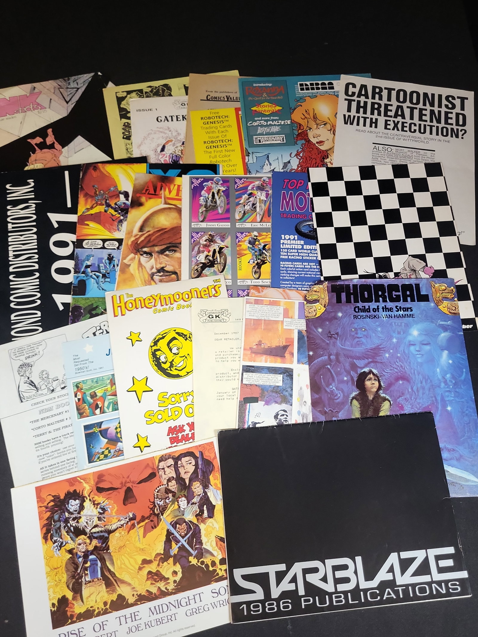 I03912 | An Assortment of Vintage Comic Book Promotional Ephemera and Catalogs (1 of 6)