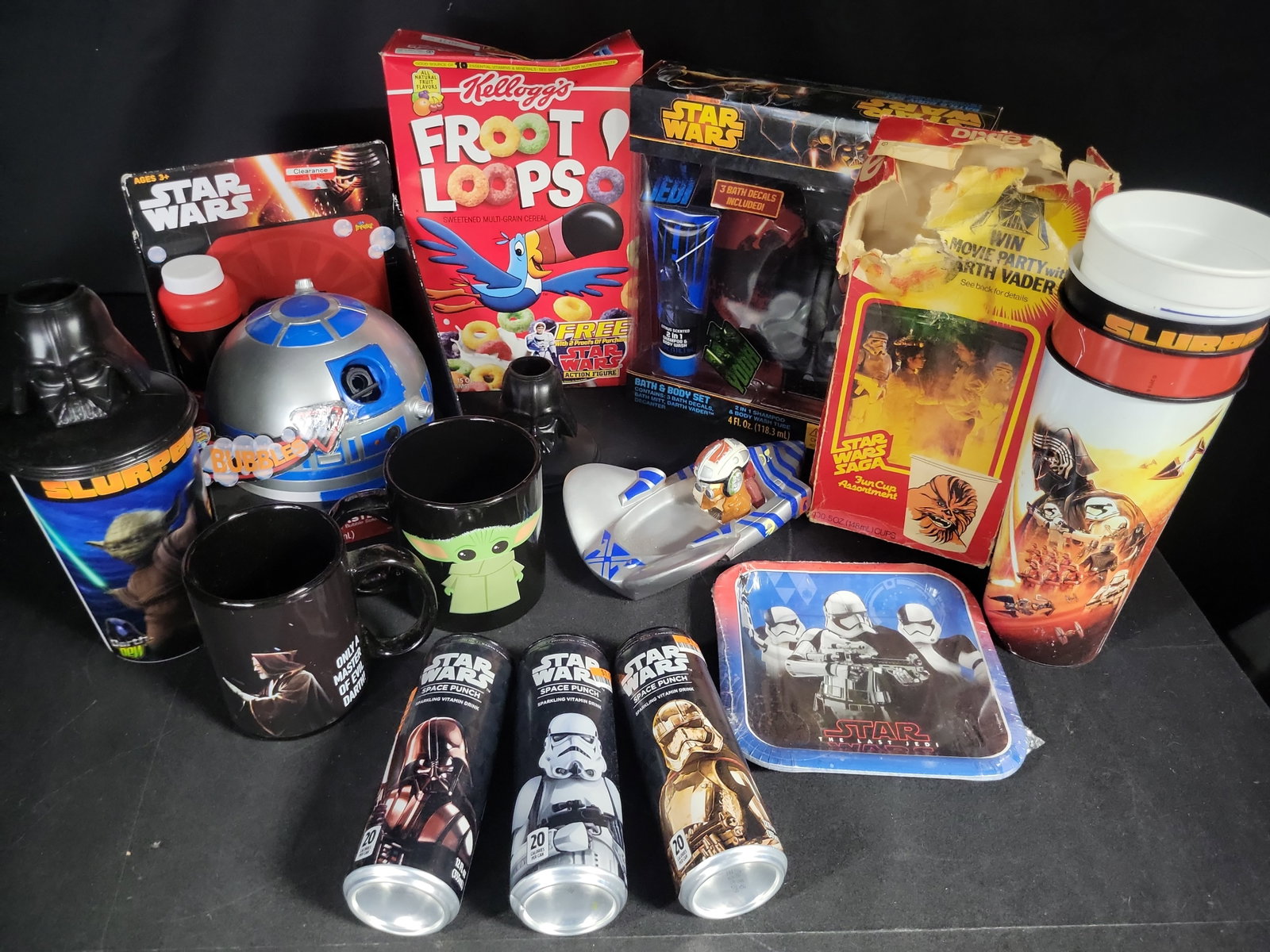 I04693 | Star Wars Collectibles and Memorabilia Assortment (1 of 16)