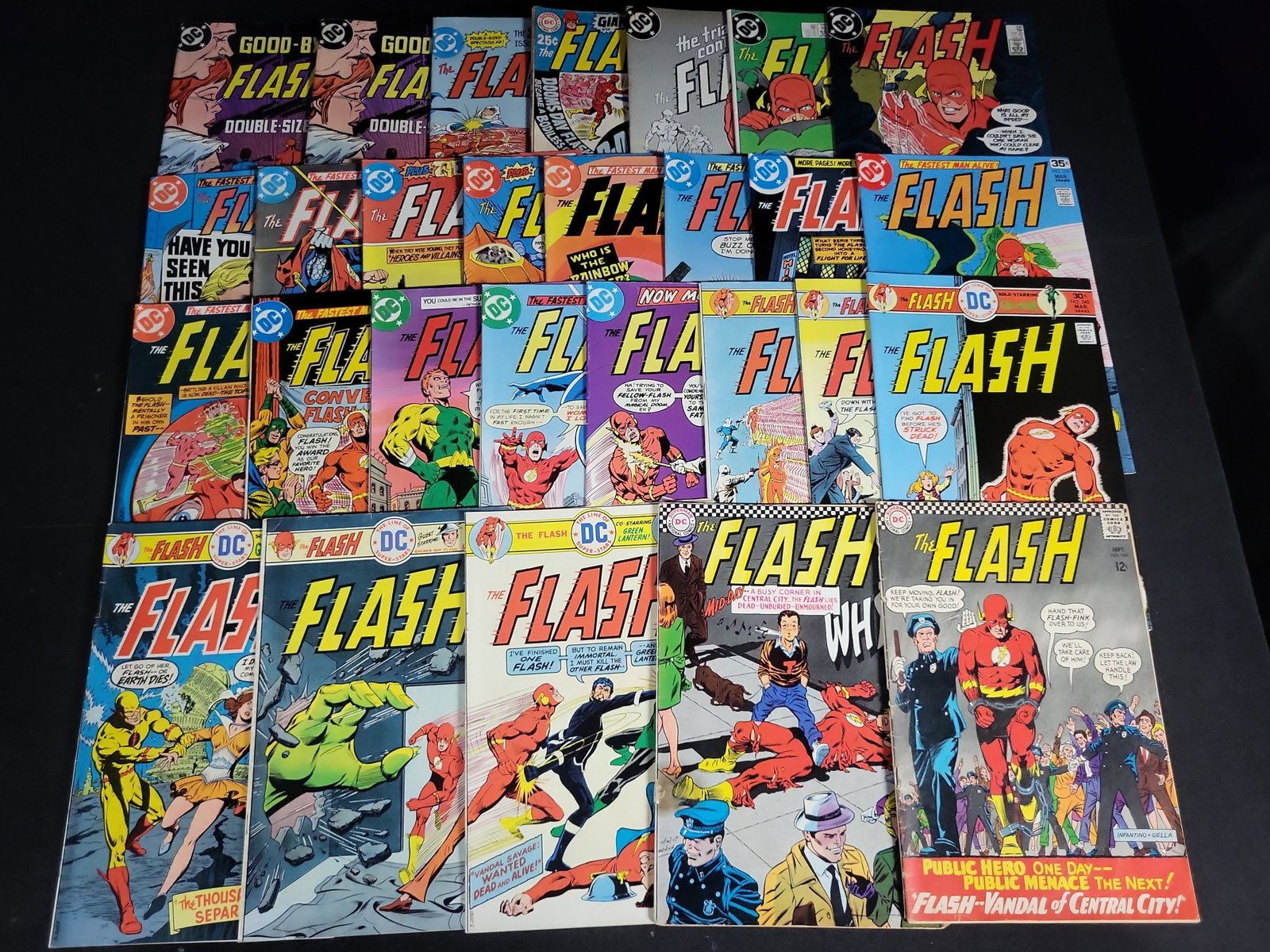 I04527 | Collection of DC Flash Comic Books (1 of 11)