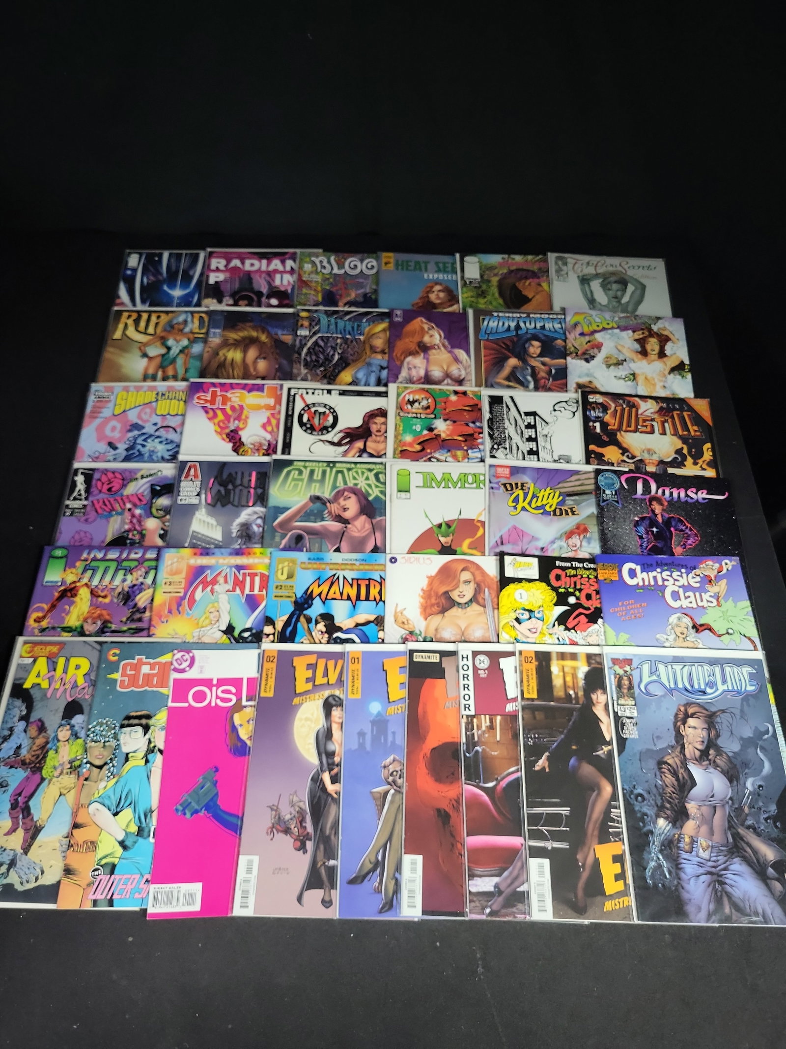 I04547 | Group of Modern Independent Comic Books: IMPORTANT â€“ PLEASE REVIEW BEFORE BIDDING: Aeron House makes every effort to accurately identify and describe each lot; however, titles and descriptions may contain errors, omissions, or AI-a