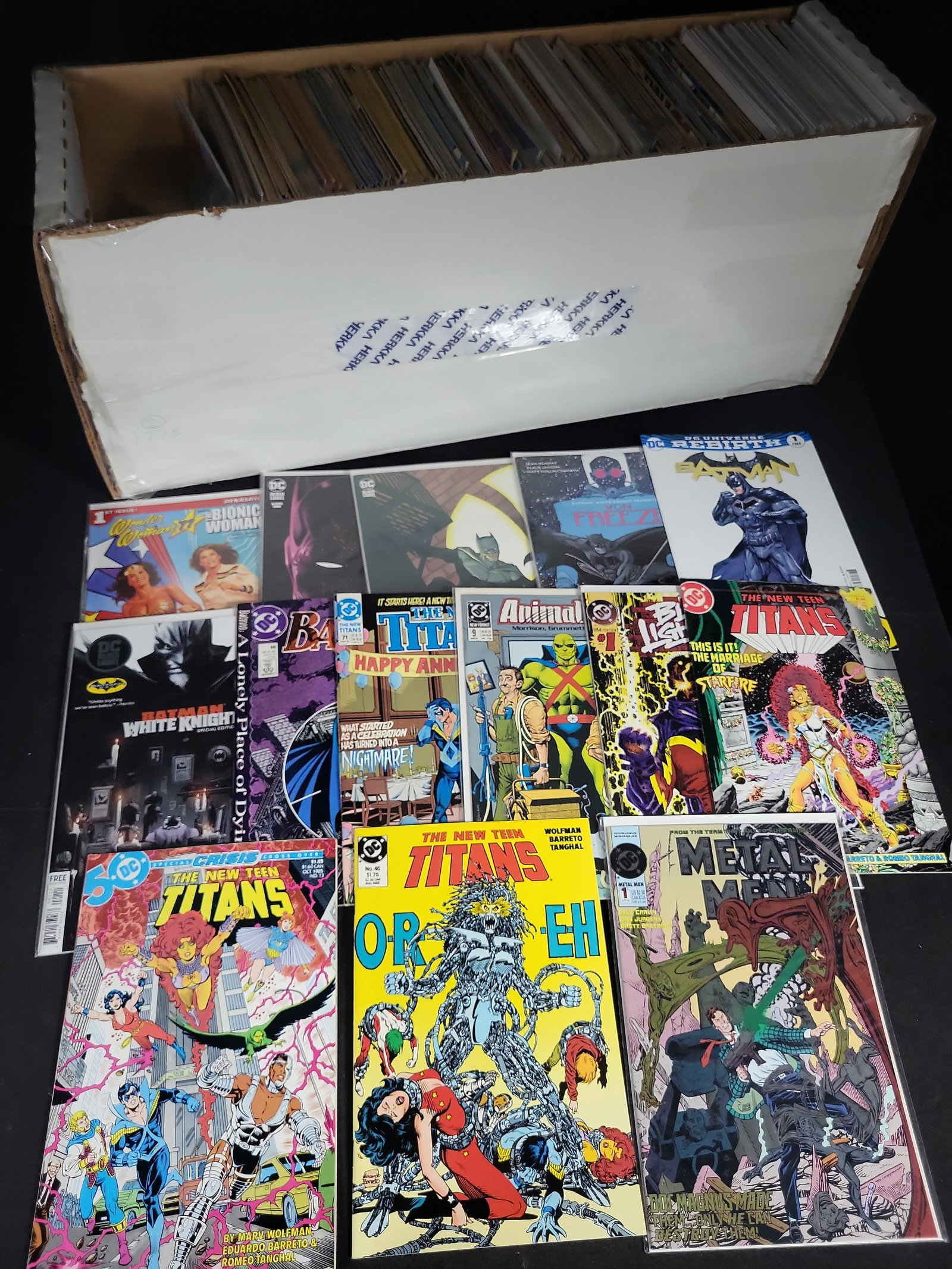 I04528 | Large Assortment of DC Comic Books: IMPORTANT â€“ PLEASE REVIEW BEFORE BIDDING: Aeron House makes every effort to accurately identify and describe each lot; however, titles and descriptions may contain errors, omissions, or AI-a