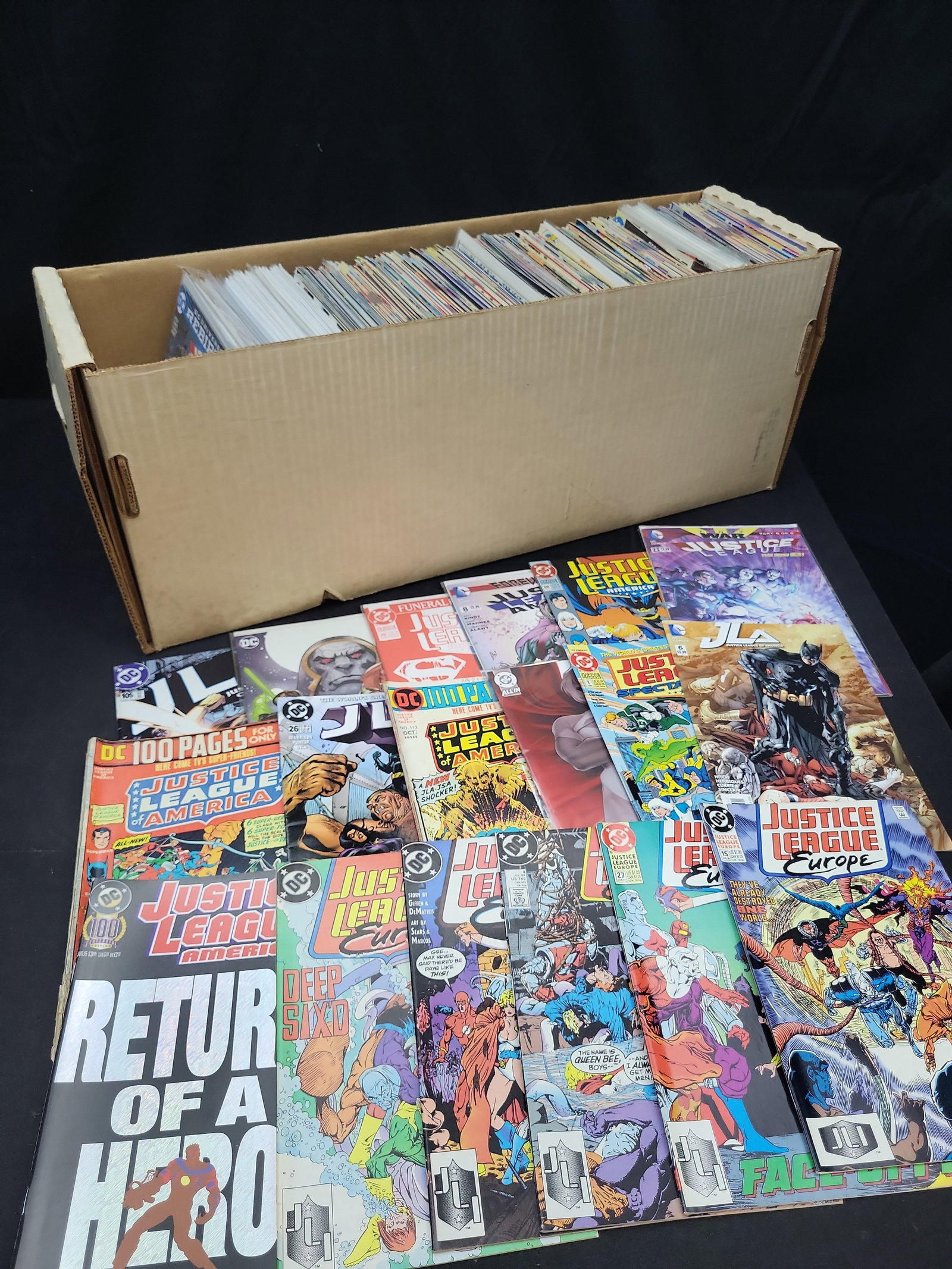 I04514 | Collection of DC Justice League Comics: IMPORTANT â€“ PLEASE REVIEW BEFORE BIDDING: Aeron House makes every effort to accurately identify and describe each lot; however, titles and descriptions may contain errors, omissions, or AI-a
