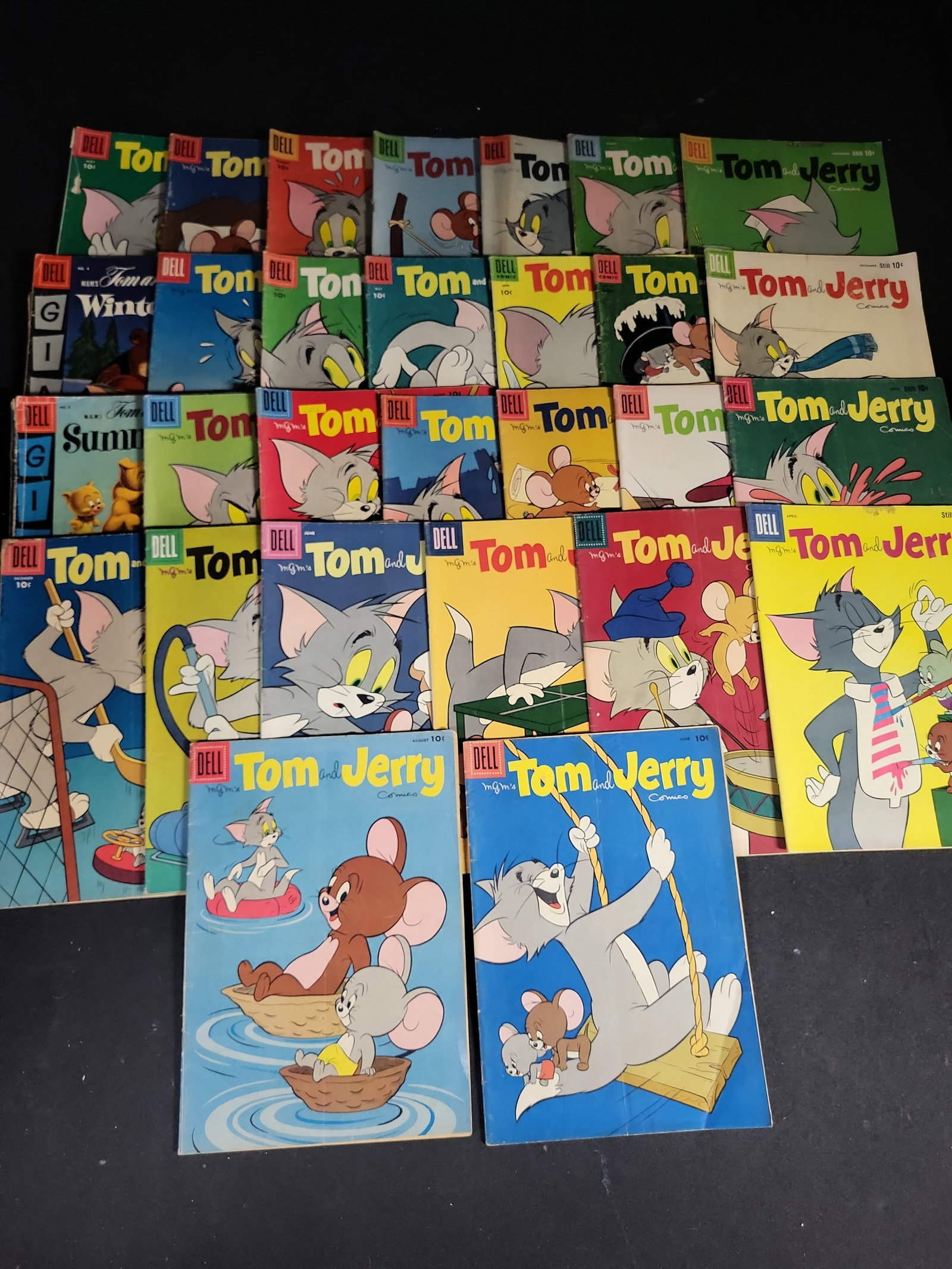 I04626 | Vintage Tom and Jerry Comic Collection (1 of 6)