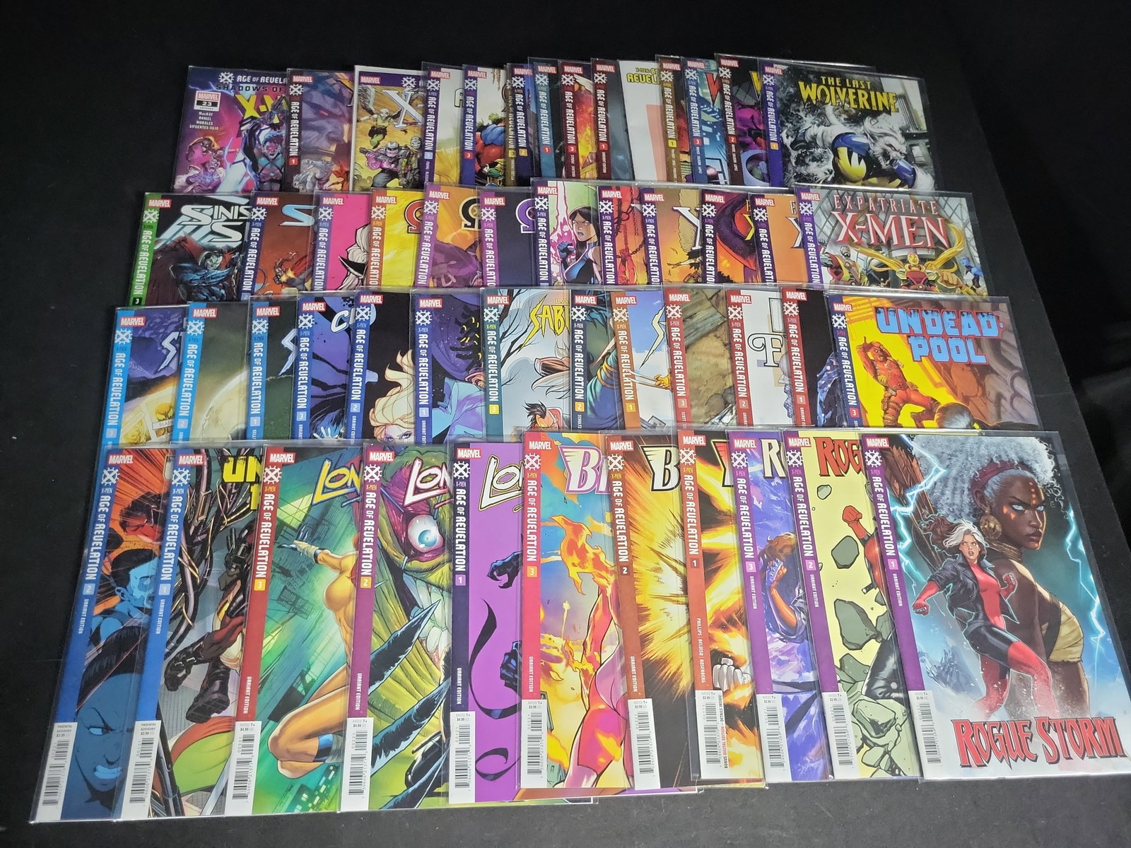 I04596 | Approximately 44 Marvel Variant Comic Books (1 of 9)