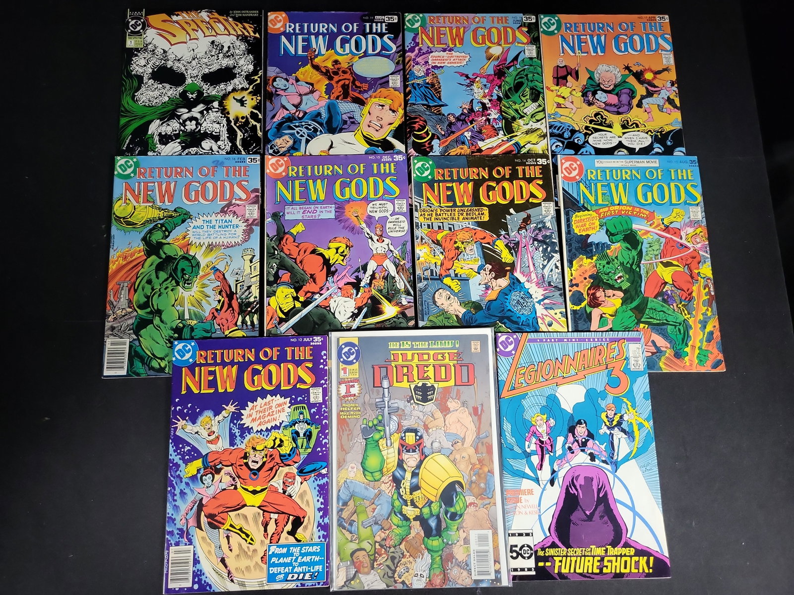 I04500 | Eleven DC Comics Issues Collection: IMPORTANT â€“ PLEASE REVIEW BEFORE BIDDING: Aeron House makes every effort to accurately identify and describe each lot; however, titles and descriptions may contain errors, omissions, or AI-a