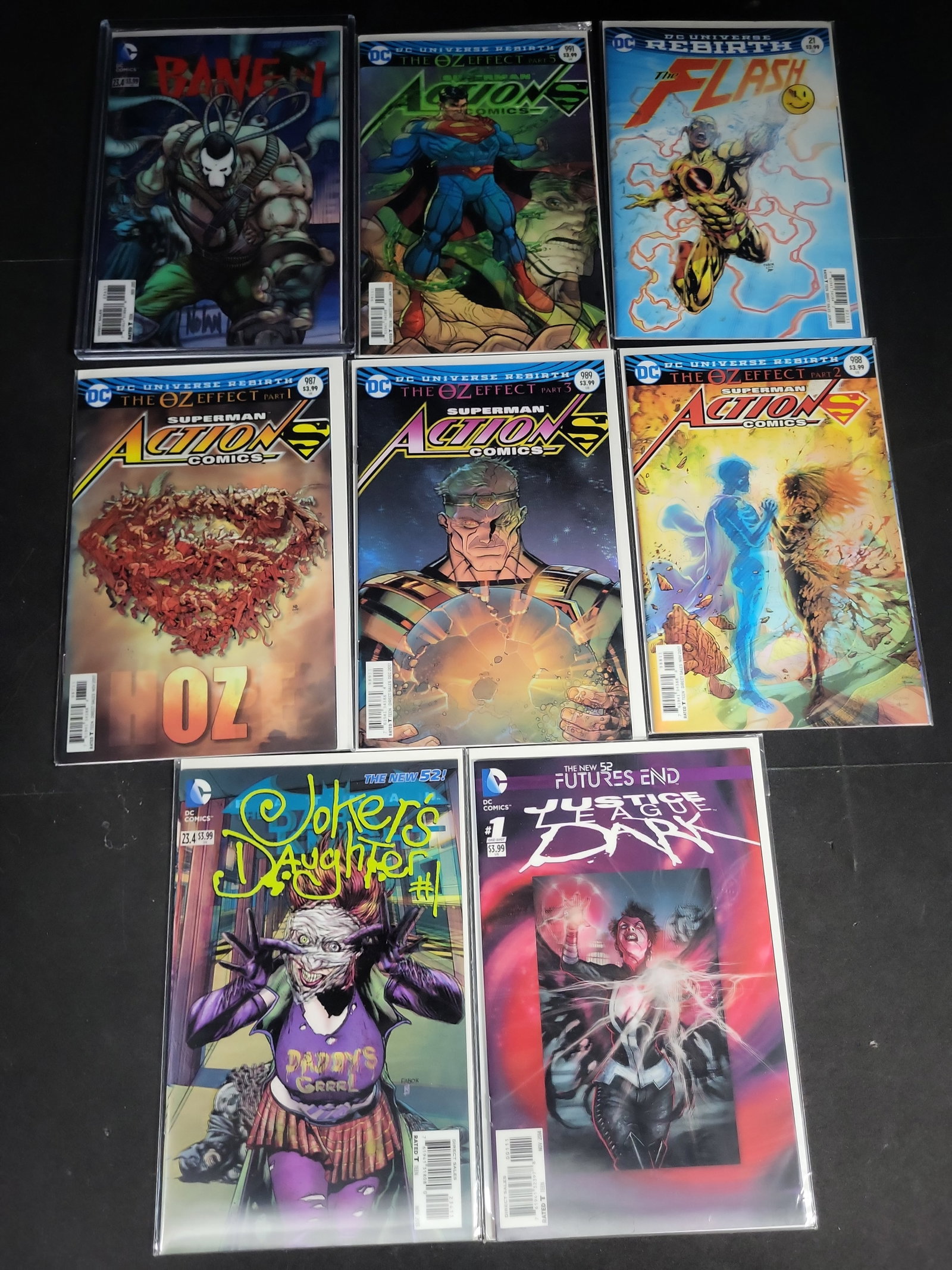 I04518 | Eight DC Comics Lenticular Variant Covers: IMPORTANT â€“ PLEASE REVIEW BEFORE BIDDING: Aeron House makes every effort to accurately identify and describe each lot; however, titles and descriptions may contain errors, omissions, or AI-a