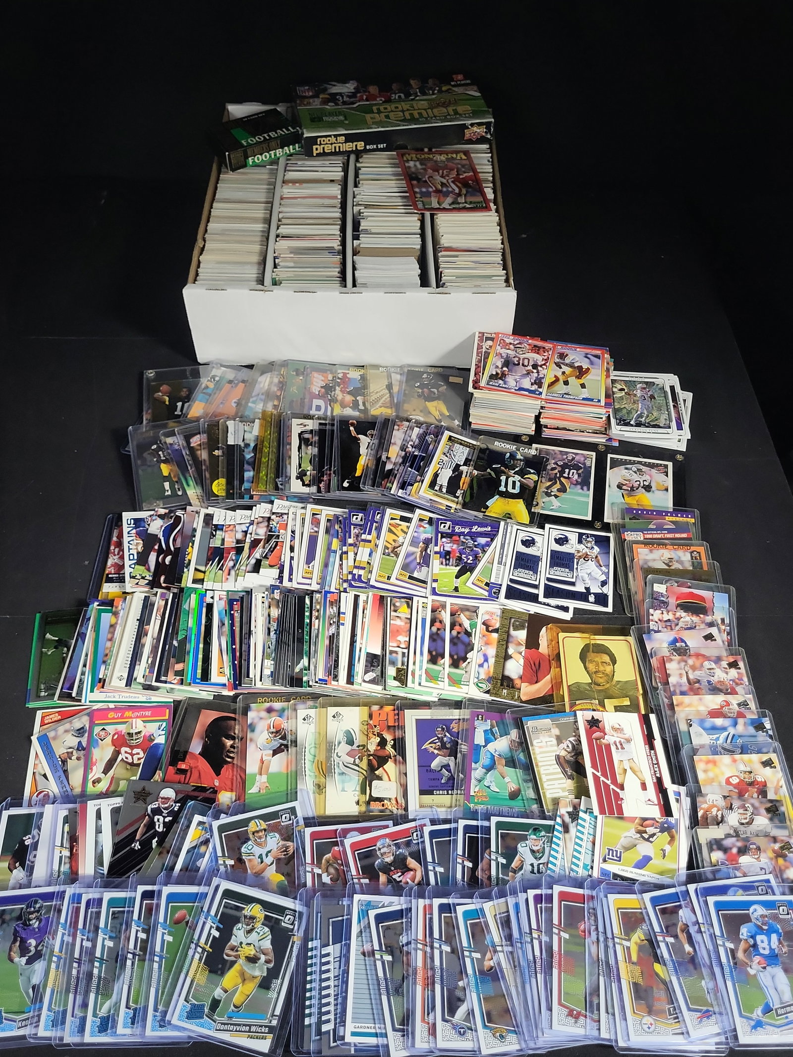 I04655 | Large Bulk Football Card Collection (1 of 13)
