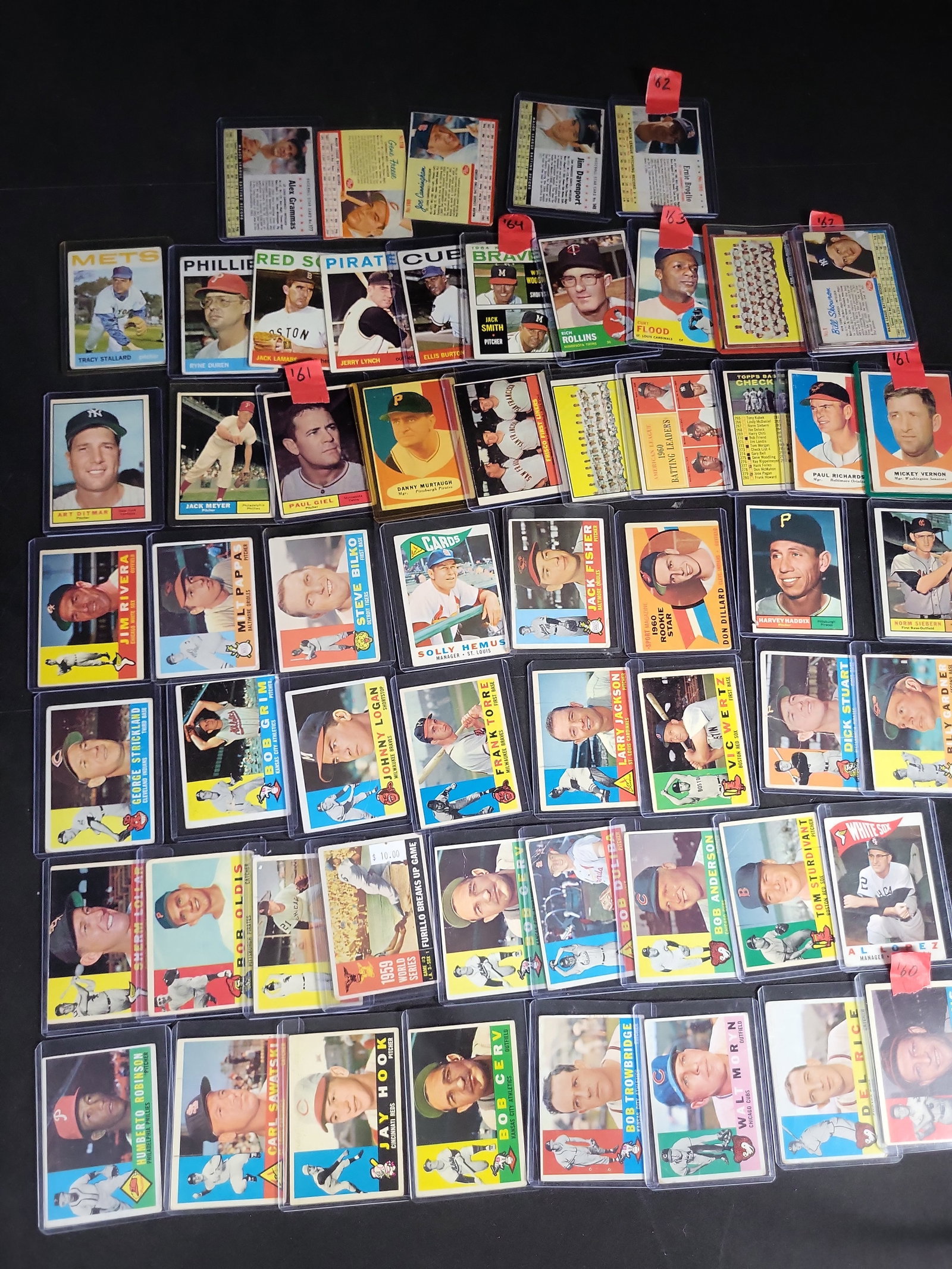 I04244 | Vintage Topps Baseball Card Collection: IMPORTANT â€“ PLEASE REVIEW BEFORE BIDDING: Aeron House makes every effort to accurately identify and describe each lot; however, titles and descriptions may contain errors, omissions, or AI-a