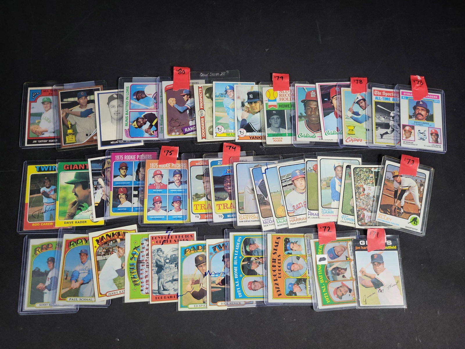 I04247 | Collection of Vintage Topps Baseball Cards: IMPORTANT â€“ PLEASE REVIEW BEFORE BIDDING: Aeron House makes every effort to accurately identify and describe each lot; however, titles and descriptions may contain errors, omissions, or AI-a