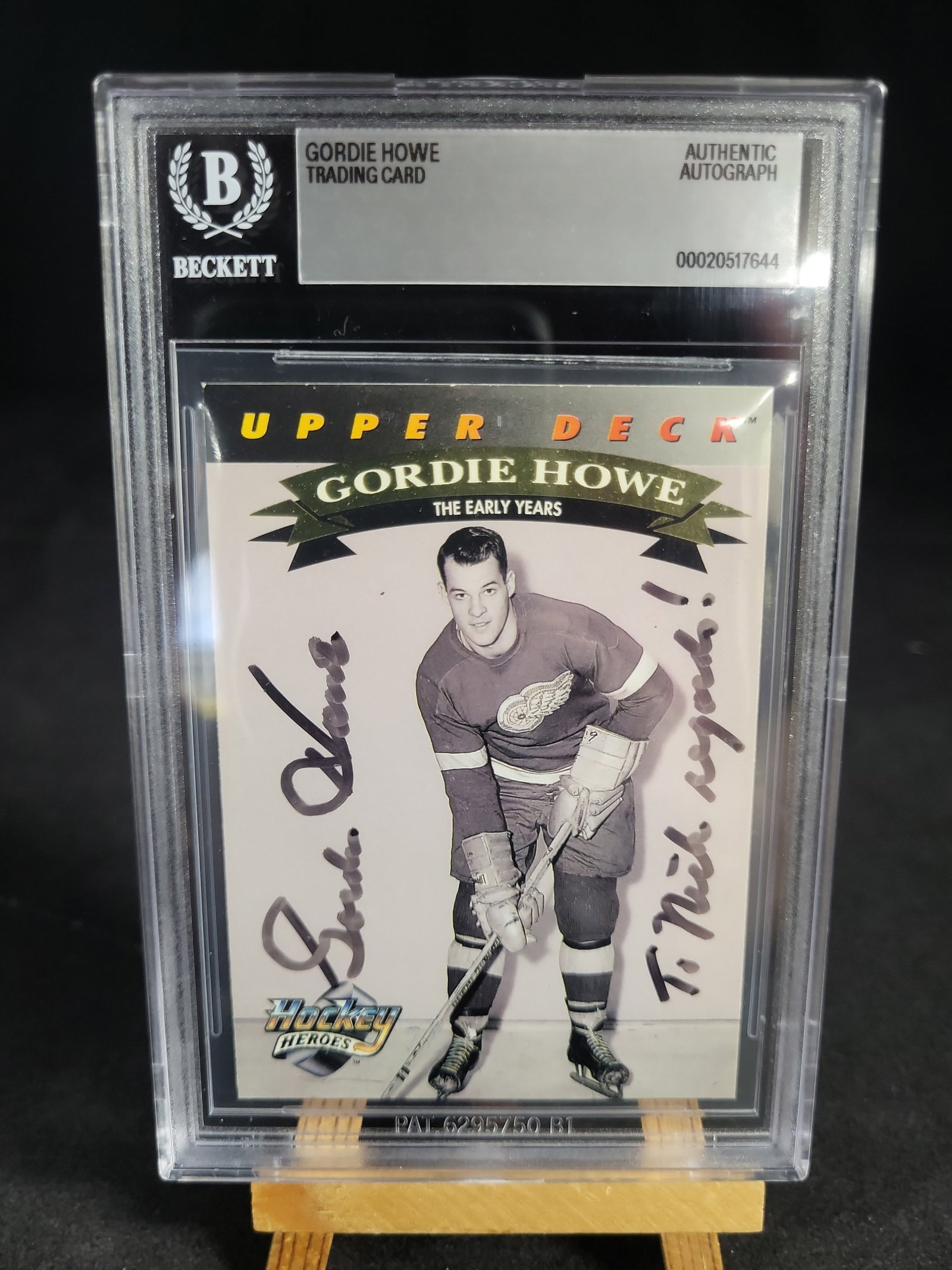 I04213 | Signed Gordie Howe Upper Deck Card Beckett: IMPORTANT â€“ PLEASE REVIEW BEFORE BIDDING: Aeron House makes every effort to accurately identify and describe each lot; however, titles and descriptions may contain errors, omissions, or AI-a