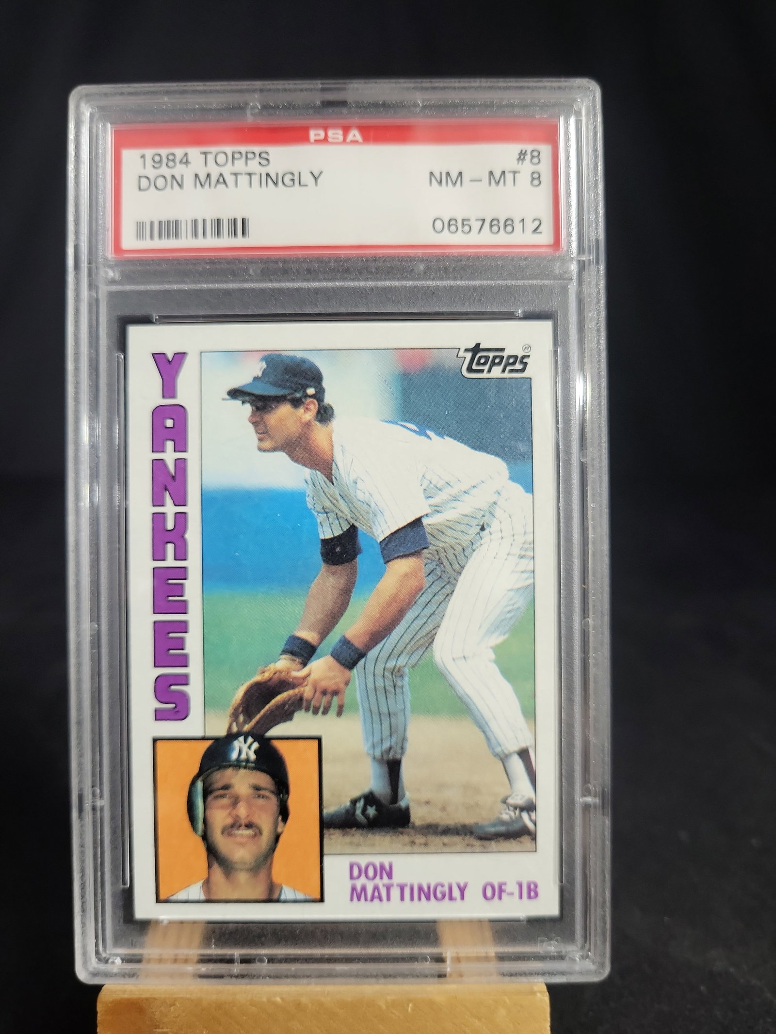 I04129 | 1984 Topps Mattingly Rookie PSA 8 (1 of 1)
