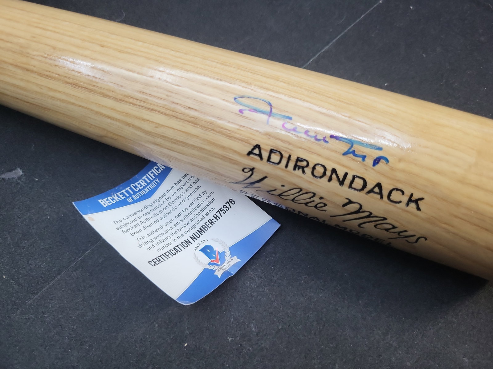 I04111 | Willie Mays Signed Adirondack Bat: IMPORTANT â€“ PLEASE REVIEW BEFORE BIDDING: Aeron House makes every effort to accurately identify and describe each lot; however, titles and descriptions may contain errors, omissions, or AI-a