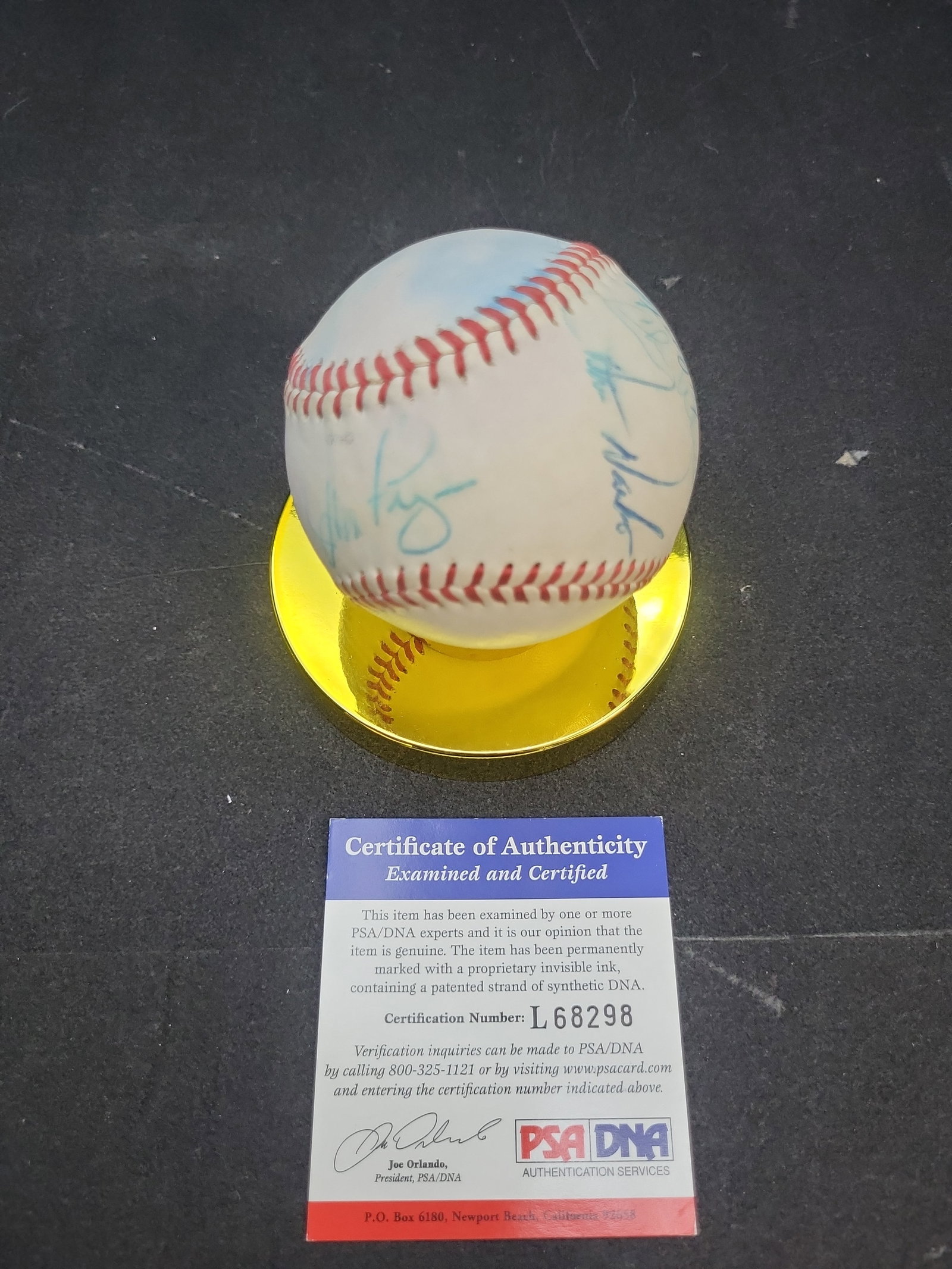 I04166 | Multi-Signed 1995 Phillies Rawlings Baseball PSA/DNA: IMPORTANT – PLEASE REVIEW BEFORE BIDDING: Aeron House makes every effort to accurately identify and describe each lot; however, titles and descriptions may contain errors, omissions, or AI-assisted 