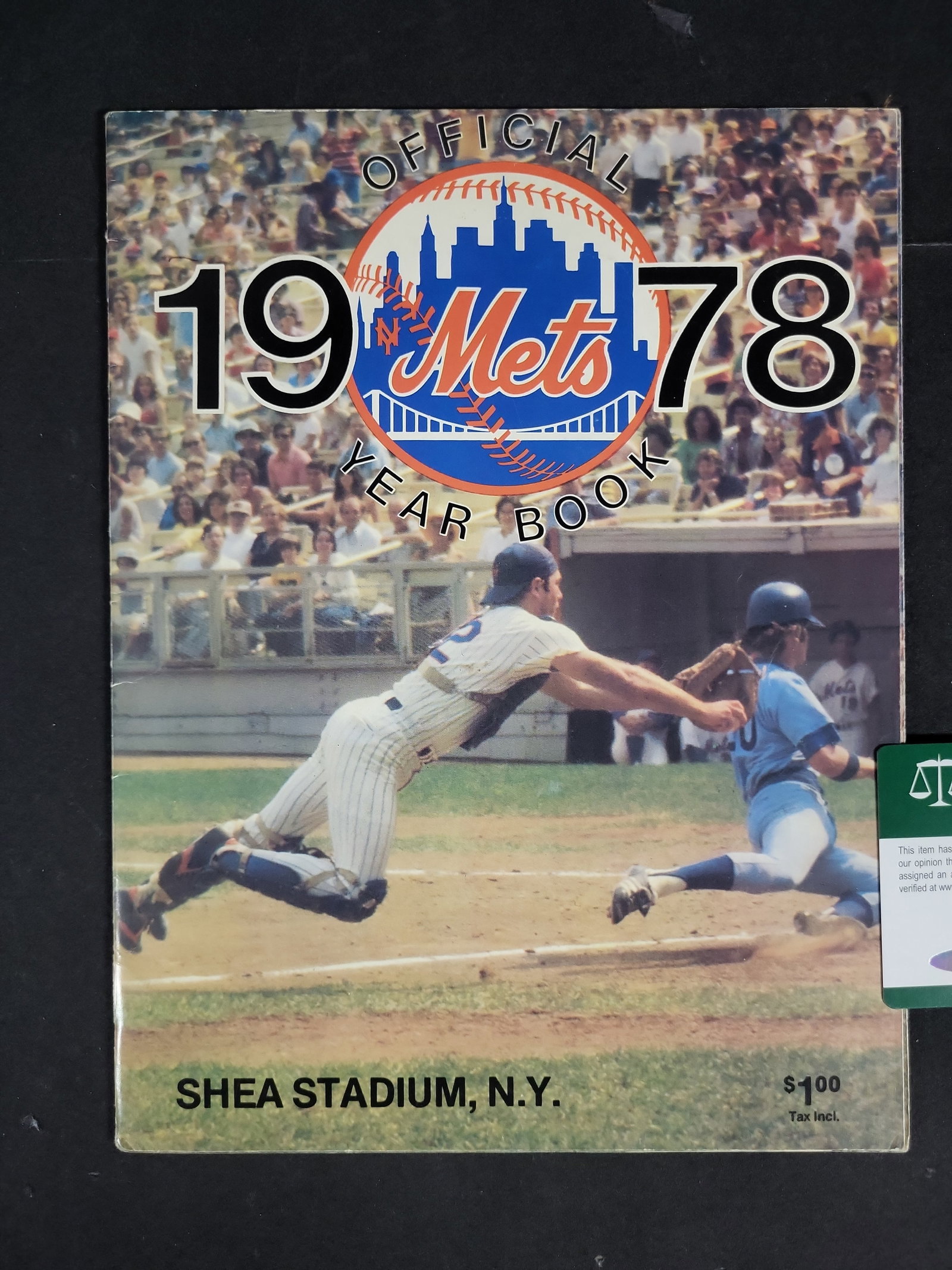 I04348 | Willie Mays Signed 1978 Mets Yearbook: IMPORTANT â€“ PLEASE REVIEW BEFORE BIDDING: Aeron House makes every effort to accurately identify and describe each lot; however, titles and descriptions may contain errors, omissions, or AI-a