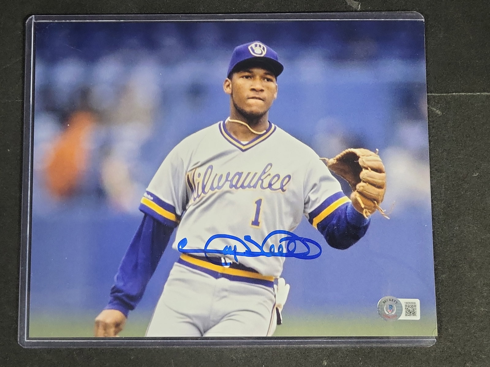 I04392 | Gary Sheffield Signed Brewers Photograph: IMPORTANT â€“ PLEASE REVIEW BEFORE BIDDING: Aeron House makes every effort to accurately identify and describe each lot; however, titles and descriptions may contain errors, omissions, or AI-a
