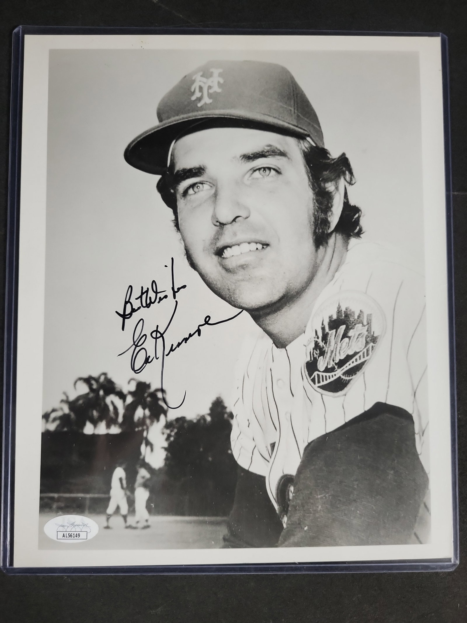 I04399 | Gary Carter Autographed Mets Photograph JSA: IMPORTANT â€“ PLEASE REVIEW BEFORE BIDDING: Aeron House makes every effort to accurately identify and describe each lot; however, titles and descriptions may contain errors, omissions, or AI-a