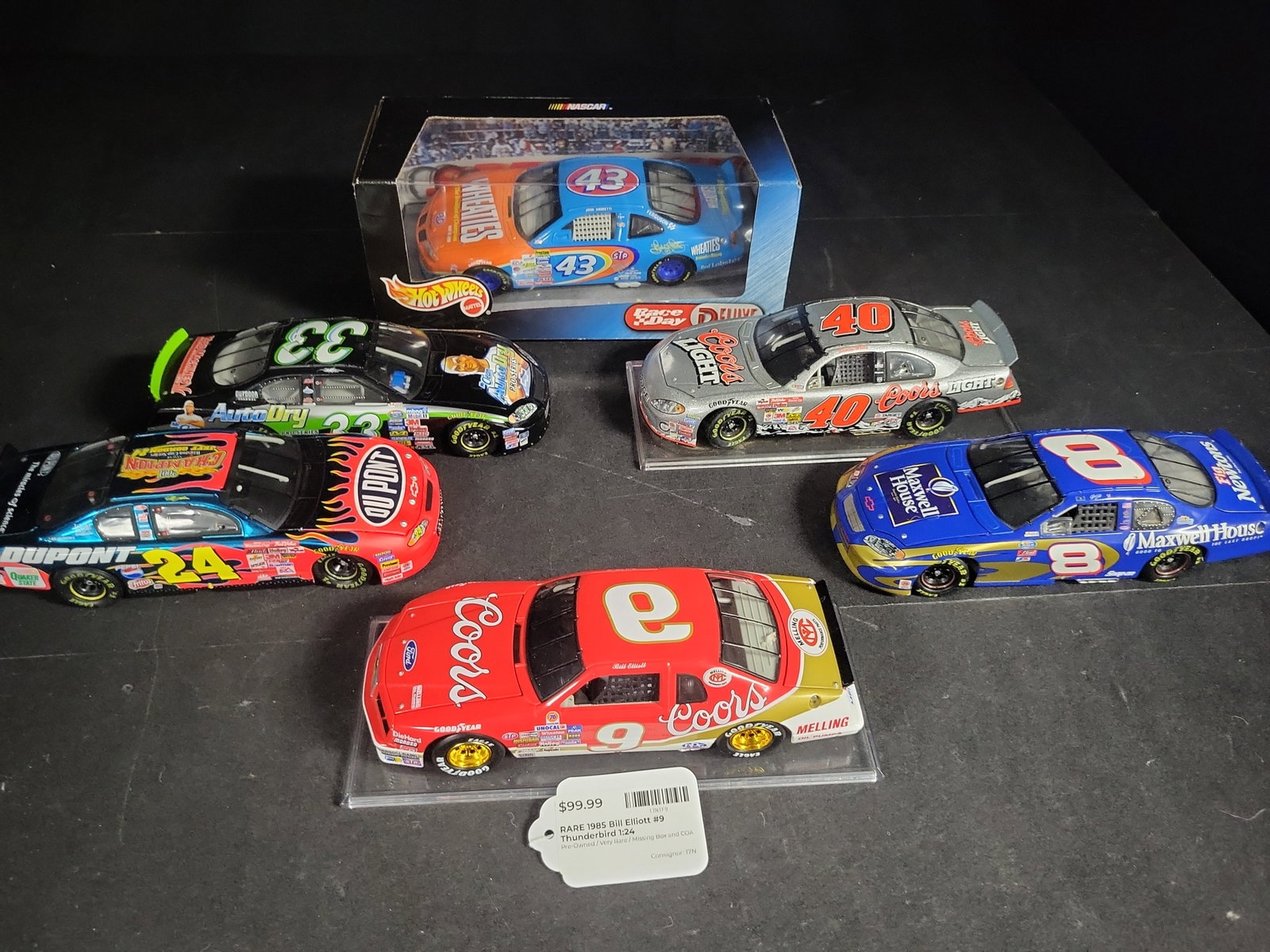 I04752 | Collection of NASCAR 1:24 Die-Cast Models: IMPORTANT â€“ PLEASE REVIEW BEFORE BIDDING: Aeron House makes every effort to accurately identify and describe each lot; however, titles and descriptions may contain errors, omissions, or AI-a