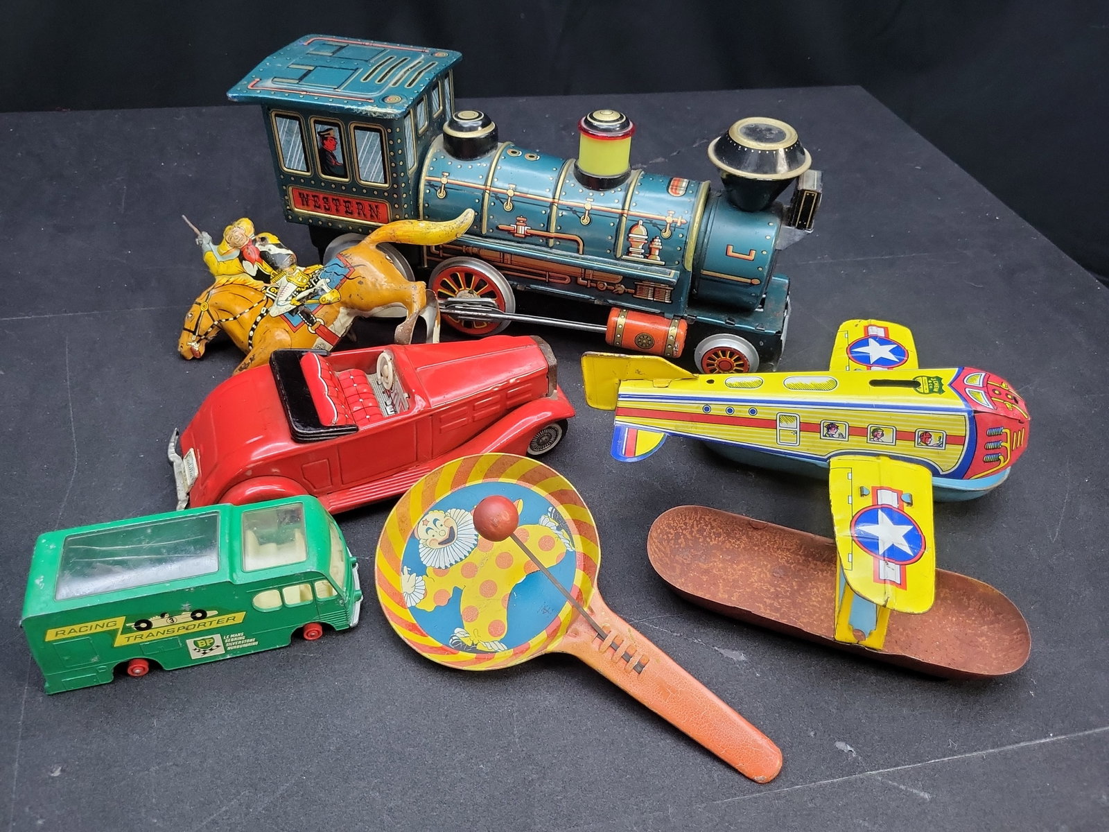 I04098 | Vintage Tin Lithographed Toy Collection (1 of 20)