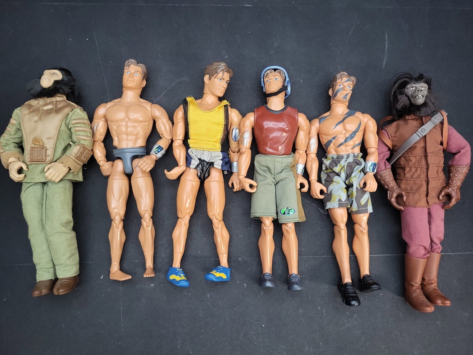 I04668 | Collection of Six Action Figures (1 of 9)