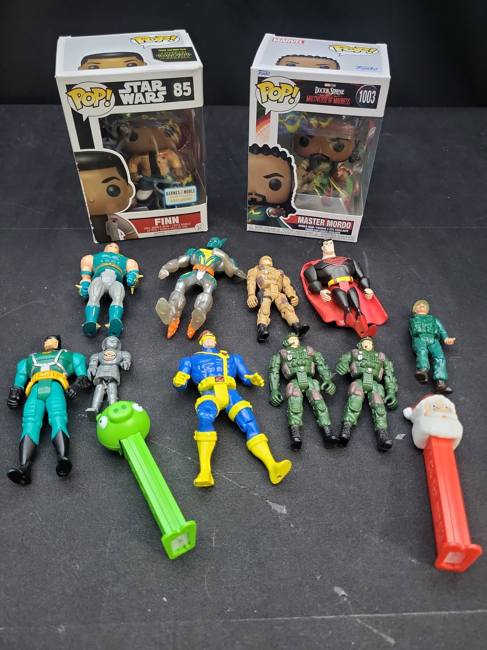 I04179 | Assorted Action Figures and Funko Pops: IMPORTANT â€“ PLEASE REVIEW BEFORE BIDDING: Aeron House makes every effort to accurately identify and describe each lot; however, titles and descriptions may contain errors, omissions, or AI-a