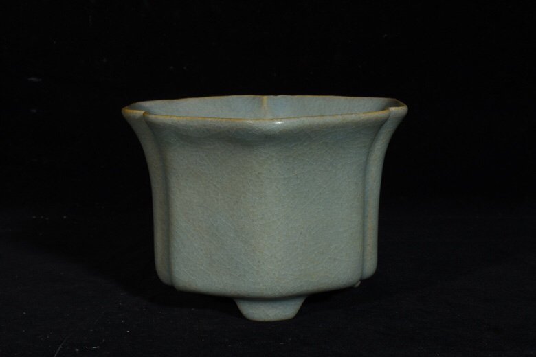 Song Ru Kiln Multi edged Cup: Song Ru Kiln Multi edged Cup