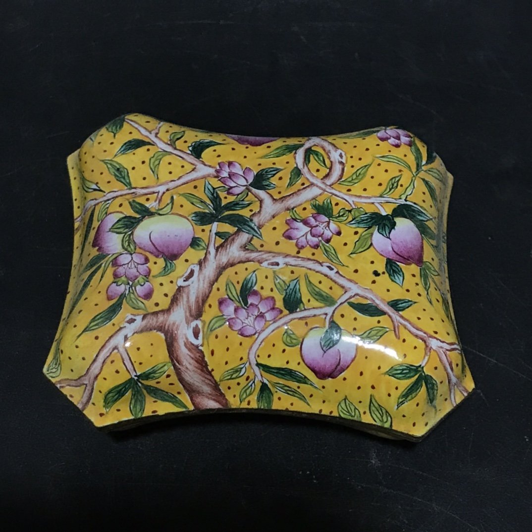 Copper painted enamel nine peach powder box (1 of 8)