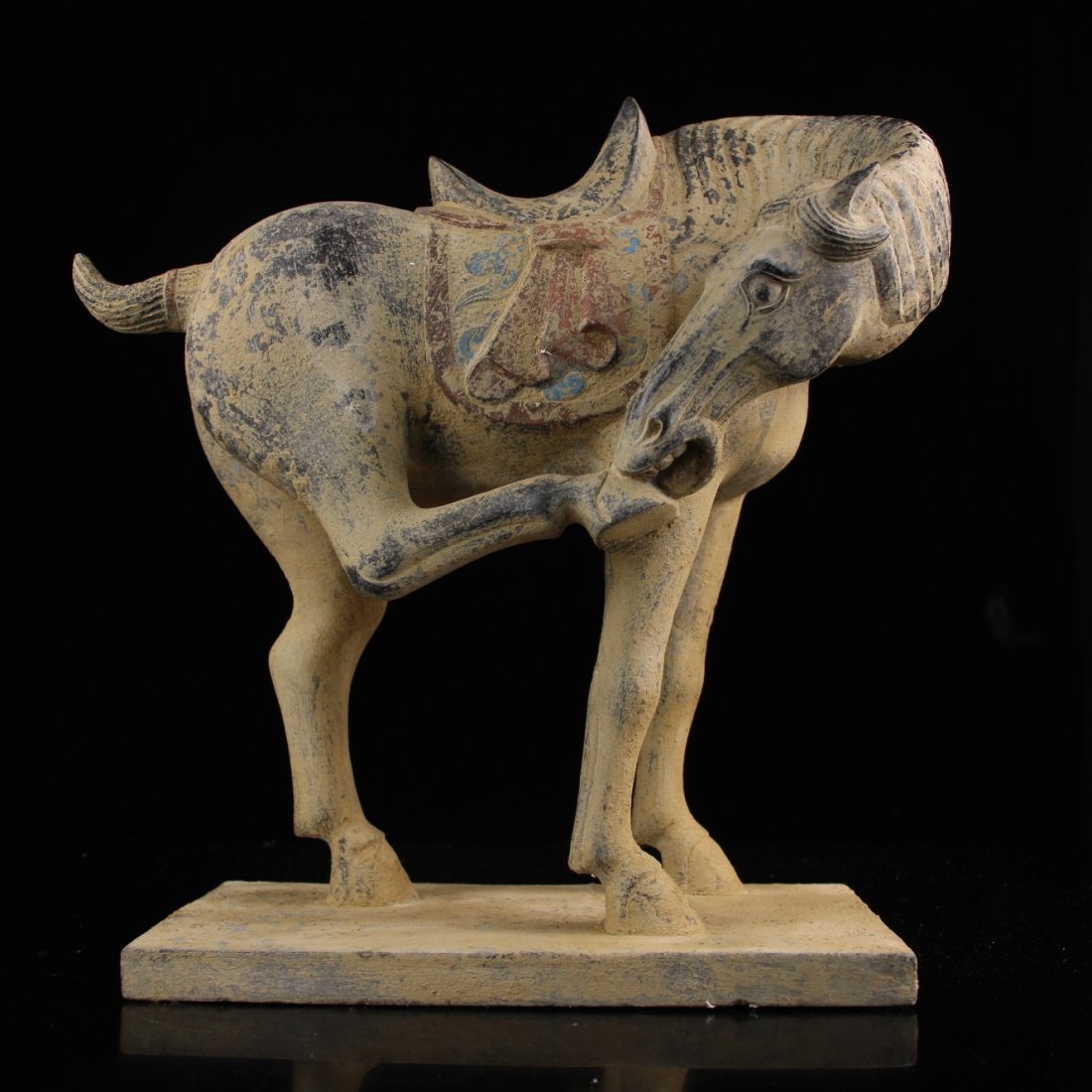 Blue stone carving and colored painting of Tang horses in the Tang Dynasty (1 of 7)