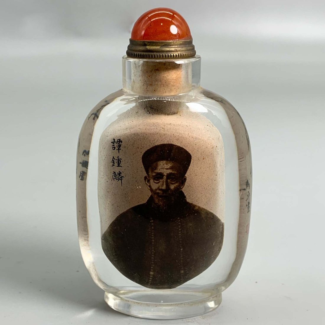 Glass inside painting snuff bottle: Glass inside painting snuff bottle. High 9.5CM wide 5.5cm weight: 156g Freight 1.International Freight: Foreign shipping charges are determined by destination. 2.Photos, descriptions and valuations ha