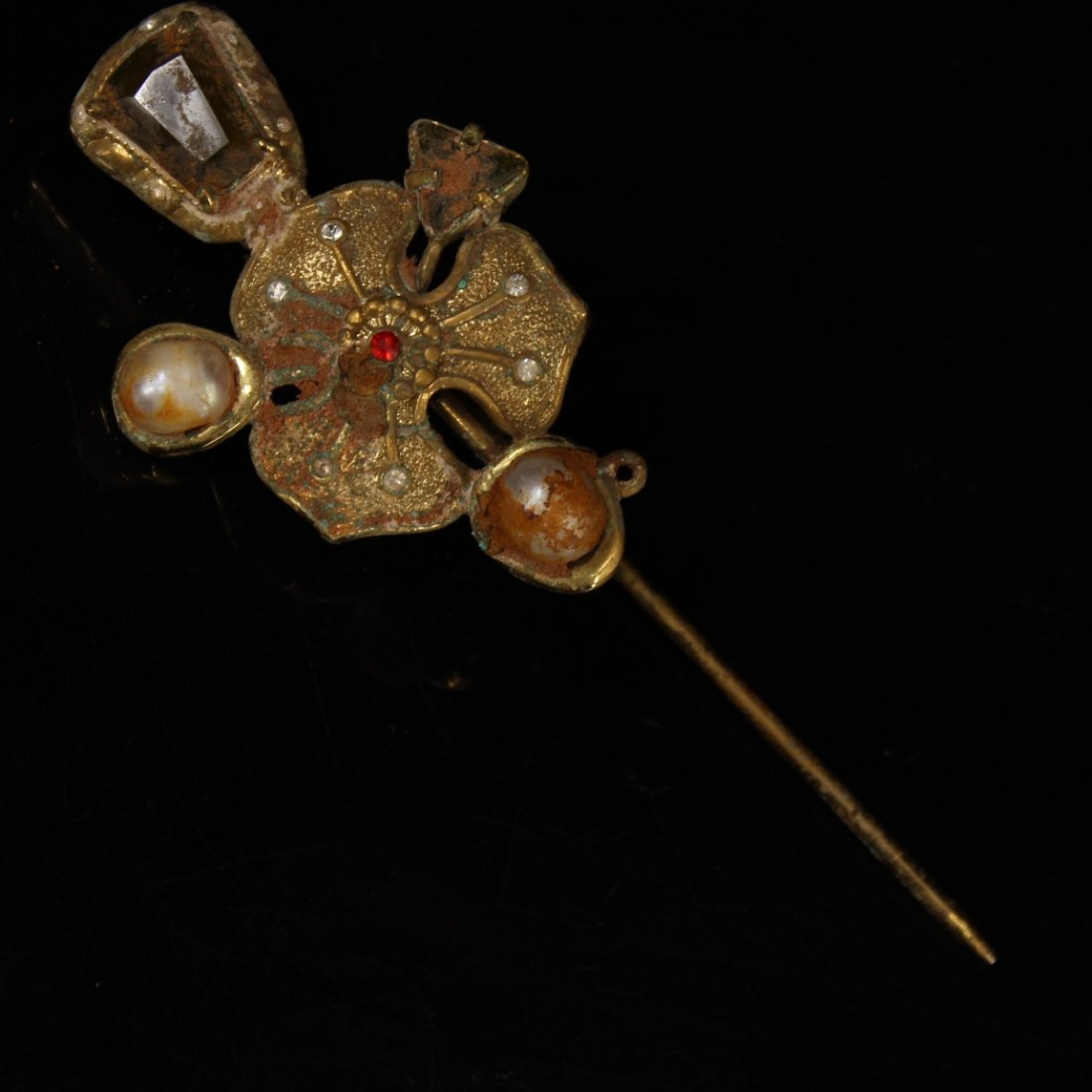 Pure copper pure handmade gilt inlaid gemstone hairpin: Pure copper pure handmade gilt inlaid gemstone hairpin.Good condition and fine workmanship. High 12CM wide 4.5cm weight: 42g Freight: 1.International Freight: Foreign shipping charges are determined b