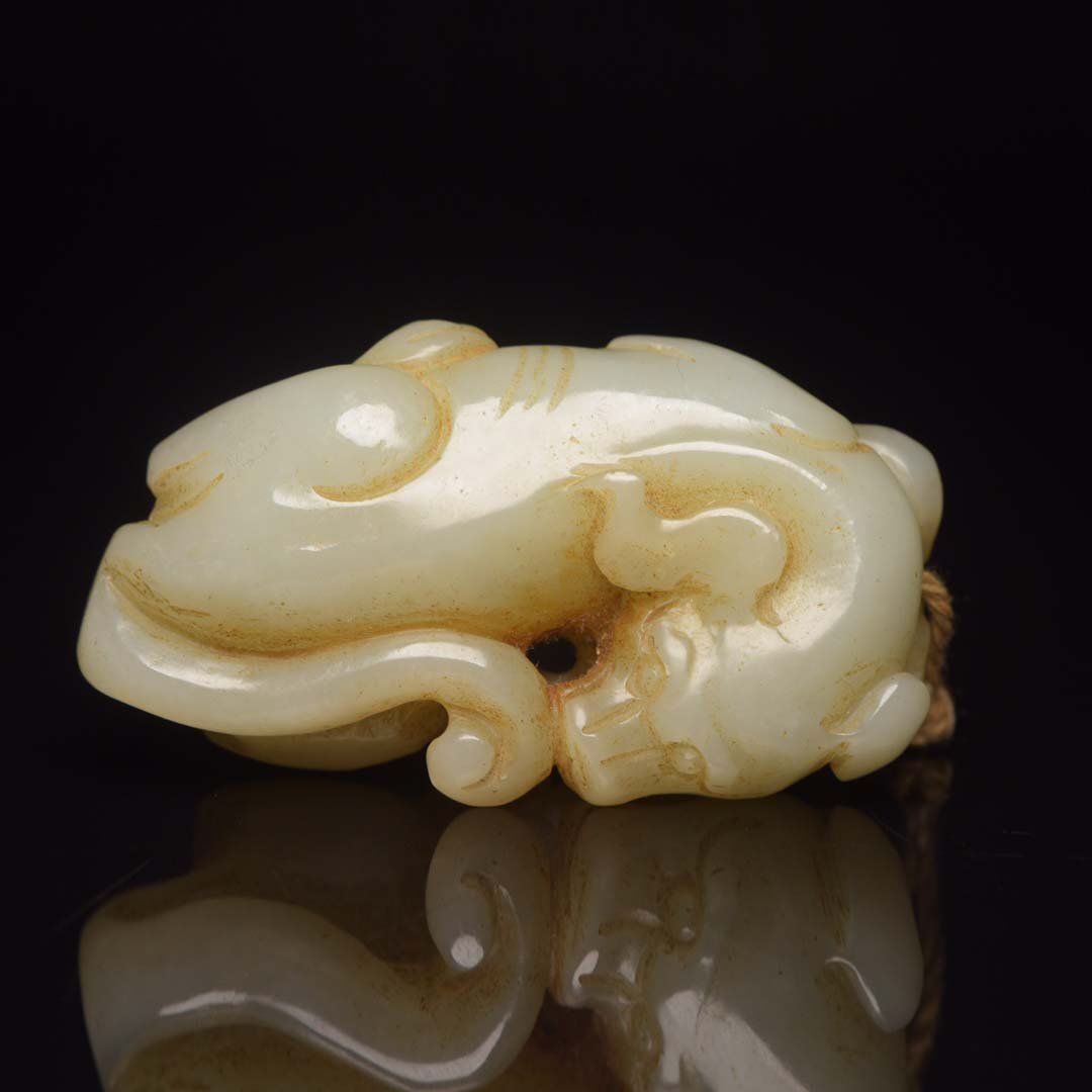 Hetian Jade Wangcai: Hetian Jade Wangcai.The jade is warm and delicate, the color is natural, the knife is sophisticated, the leather shell is top-notch, the carving is vivid, the lines are smooth, and the appearance is p