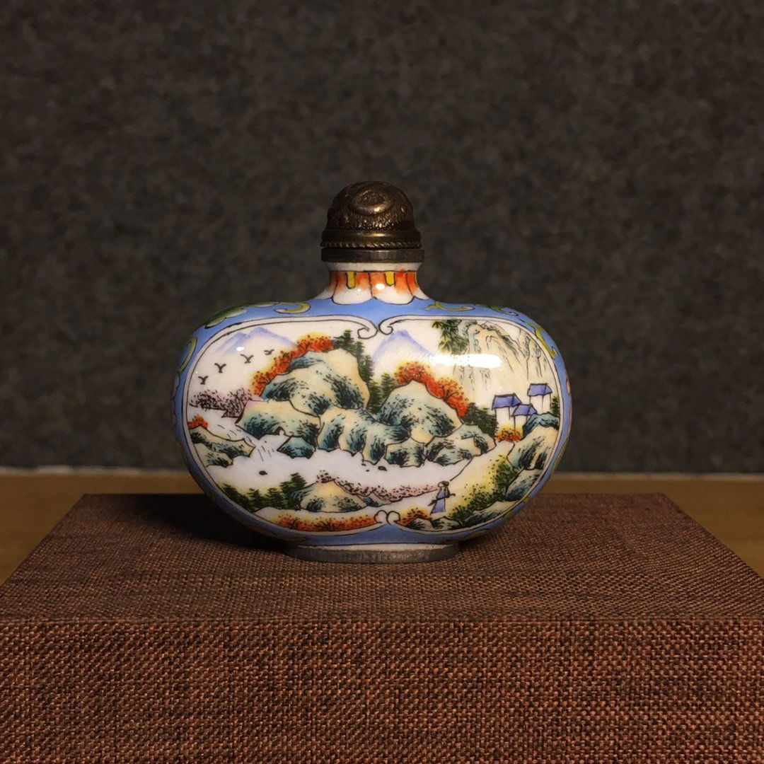 Enamel Snuff Bottle Painted on Copper Body (1 of 9)