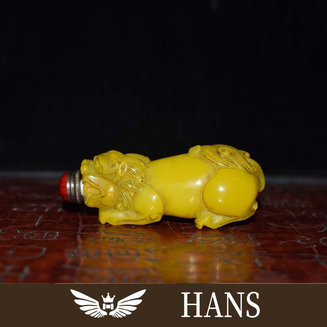 Old collection of glass snuff bottles (1 of 9)