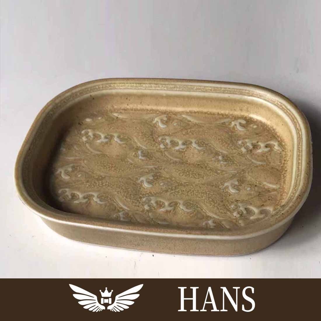 Yellow Glaze Xiangyun Brush Wash: Yellow Glaze Xiangyun Brush Wash High 2CM wide 12cm Freight: 1.International Freight: Foreign shipping charges are determined by destination. 2.Photos, descriptions and valuations have been meticulous