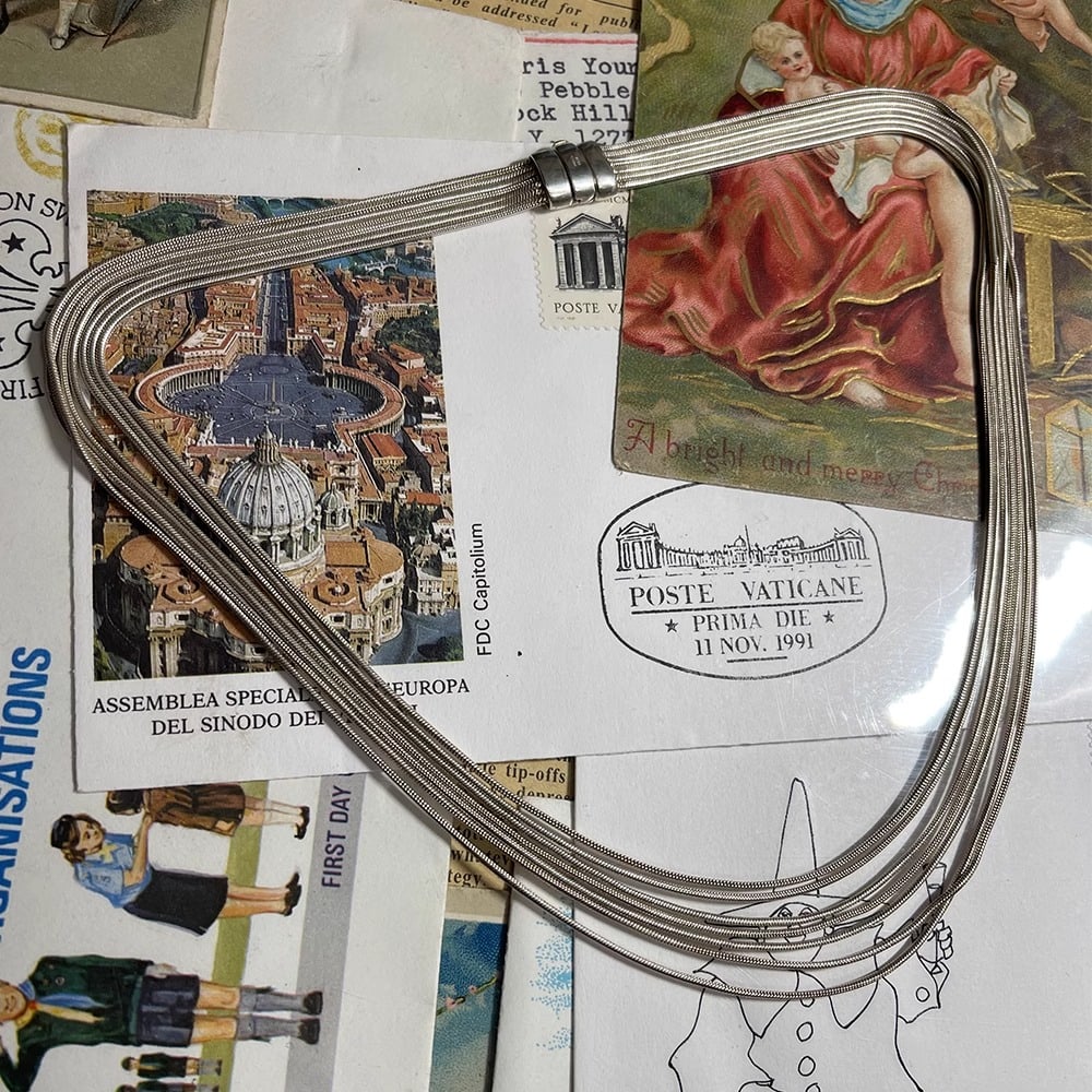 All-over S925 silver multi-layer integrated snake bone chain clavicle chain: All-over S925 silver multi-layer integrated snake bone chain clavicle chain High 46CM weight: 26g Freight: 1.International Freight: Foreign shipping charges are determined by destination. 2.Photos, de