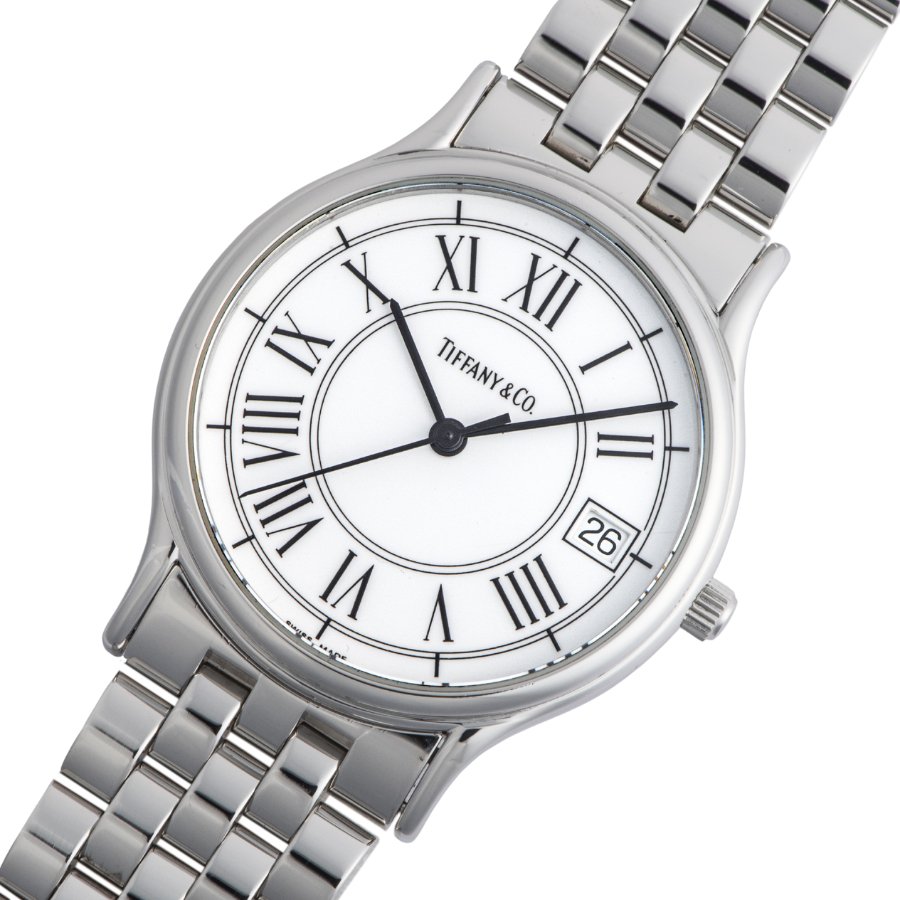 Tiffany classic round: This is a very clean model with a simple and easy to use dial.Although the appearance is finished, there are still minor scratches on the bezel and lugs.No other obvious scratches, overall good condit
