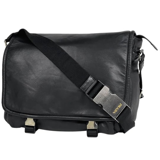 Prada Logo Plaque Shoulder Bag Leather Nero (Black) Women's [Secondhand] Unverified No Returns or: Width about 30 cm Height about 26 cm Depth about 13 cm Material Leather Color Nero (black) Comments [Overall] Deformation, wear, scratches, wrinkles, dirt [Strap] Folding, fuzzing [Metal fittings] Sma