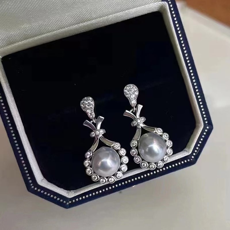 Bow Pearl Earrings (1 of 6)