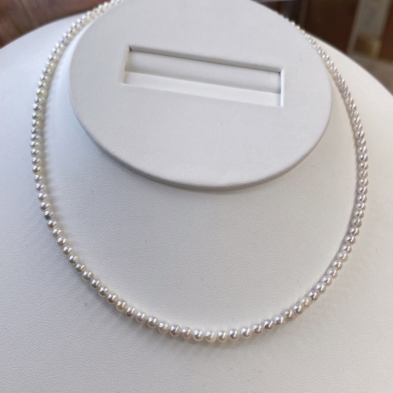 Japanese Akoya seawater pearl necklace: Japanese Akoya seawater pearl necklace Freight: 1.International Freight: Foreign shipping charges are determined by destination. 2.Photos, descriptions and valuations have been meticulously prepared b
