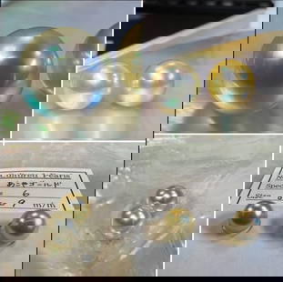 Natural Gold Natural Akoya Pearls: Natural Gold Akoya Pearl This is a natural golden Akoya pearl that has not been dyed in any way. The luster is completely different from the White Butterfly Gold Pearl. Akoya pearls are naturally ligh