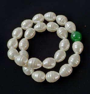 Qing Dynasty style old pearl necklace: Qing Dynasty style old pearl necklace 102g Freight:1.International Shipping: Foreign shipping costs are determined by the destination.2.Photos, descriptions and valuations are carefully prepared by fu